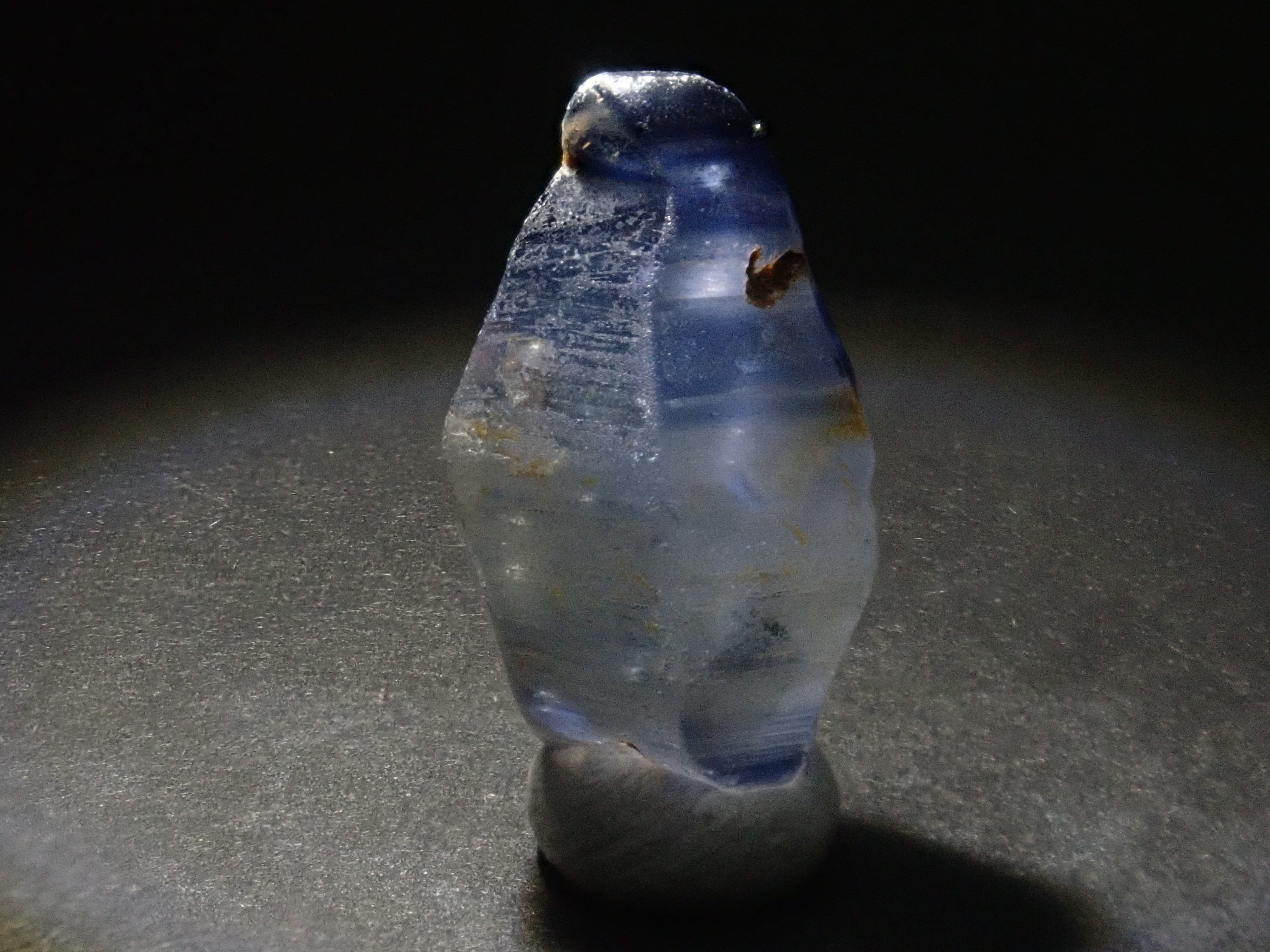 スリランカ産グラスボディ(サファイアクリスタル) 8.812ct原石