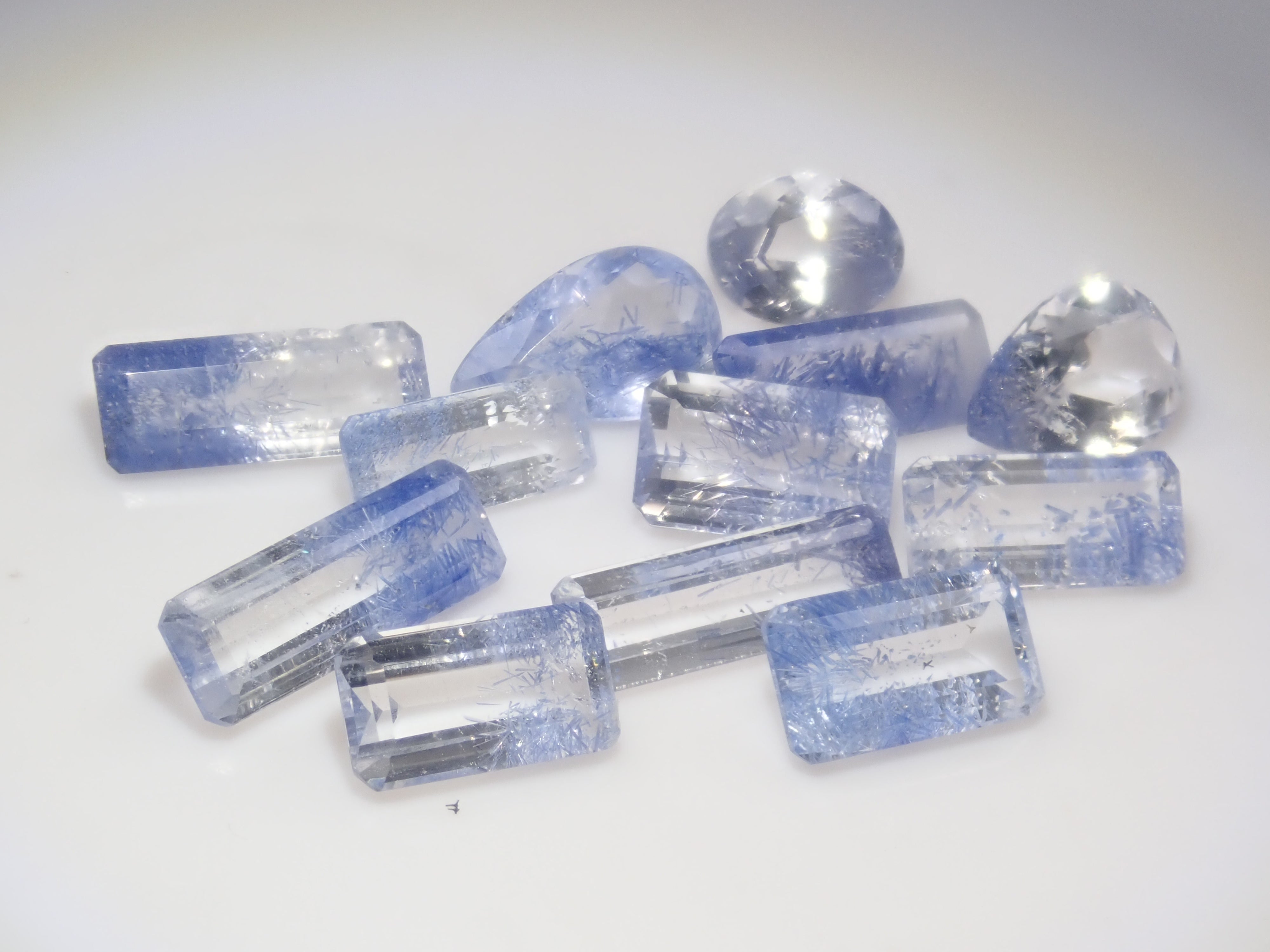 【2/23 22時販売】《限定12石》ツーソン新着の良質なブラジル産デュモルチェライトインクォーツ(ファセットカット)《複数購入割引有》