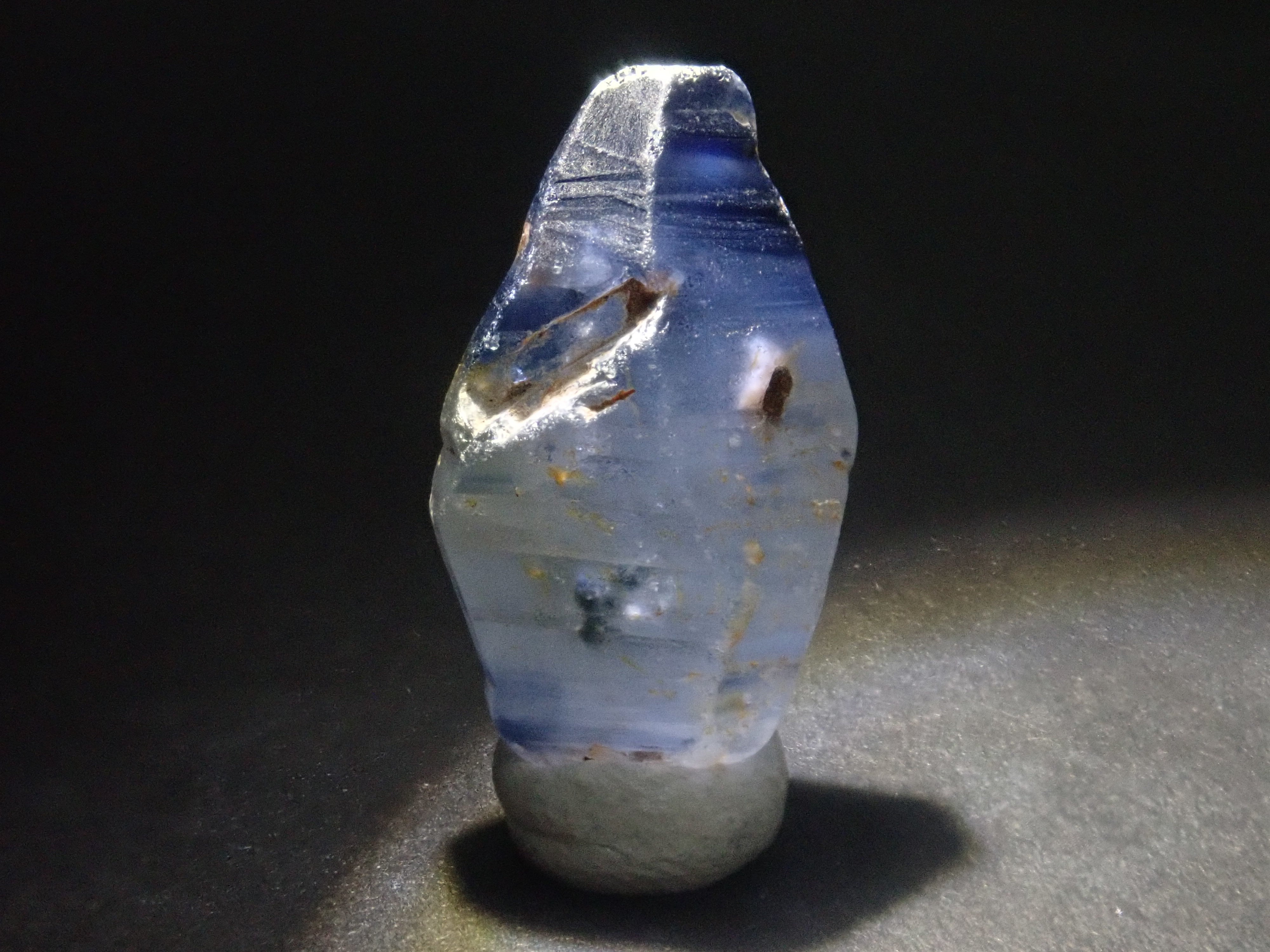 スリランカ産グラスボディ(サファイアクリスタル) 8.812ct原石