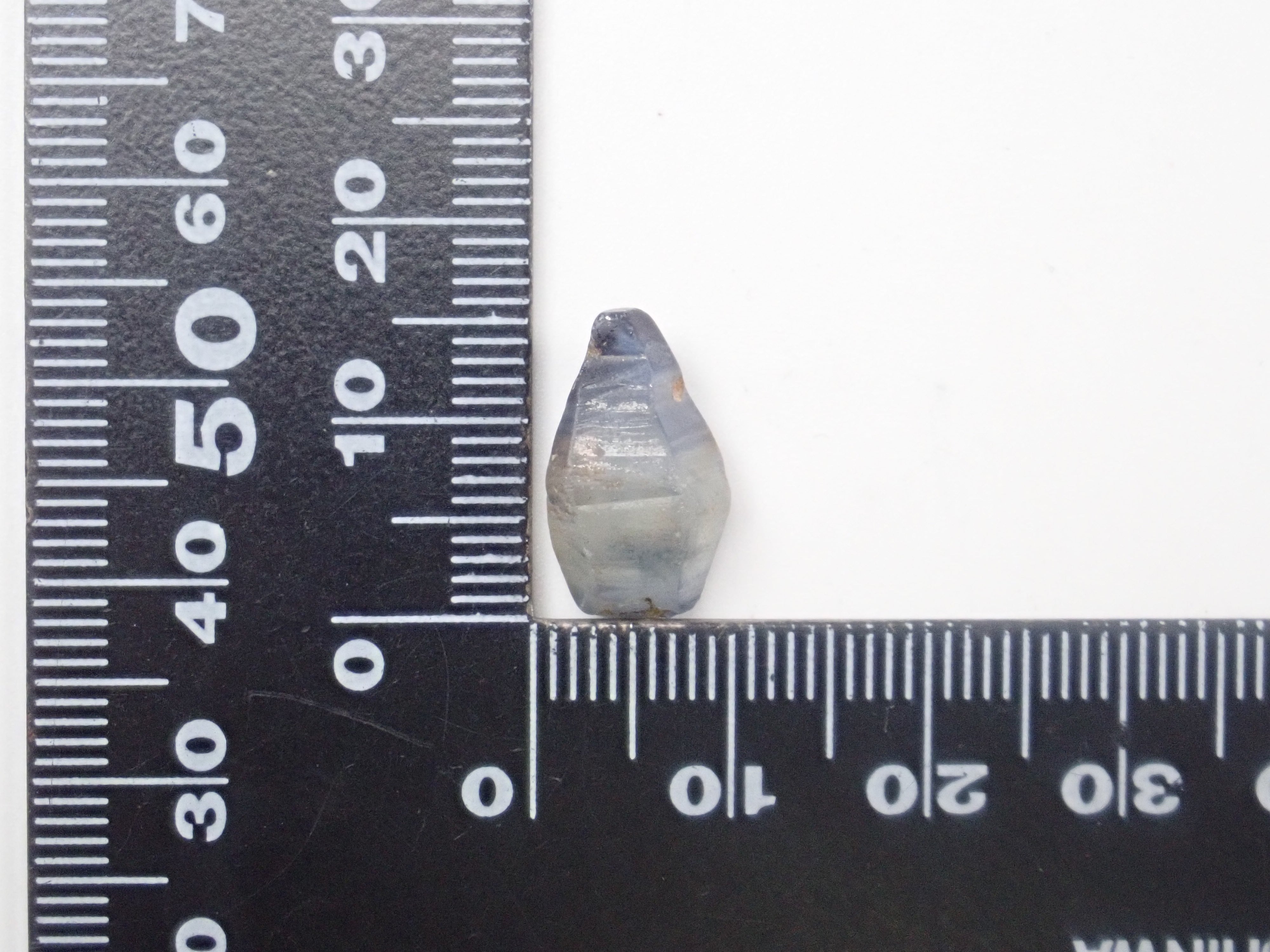 スリランカ産グラスボディ(サファイアクリスタル) 8.812ct原石