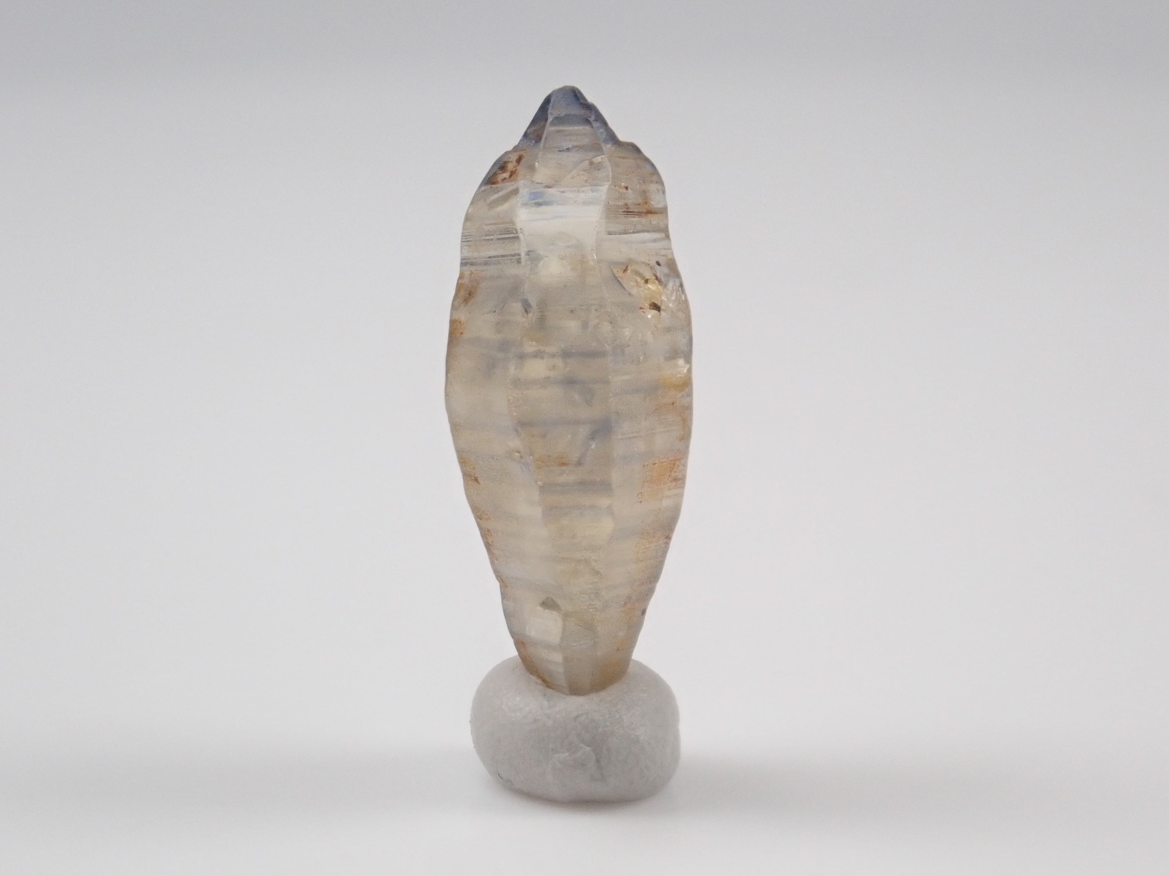 スリランカ産グラスボディ(サファイアクリスタル) 8.654ct原石