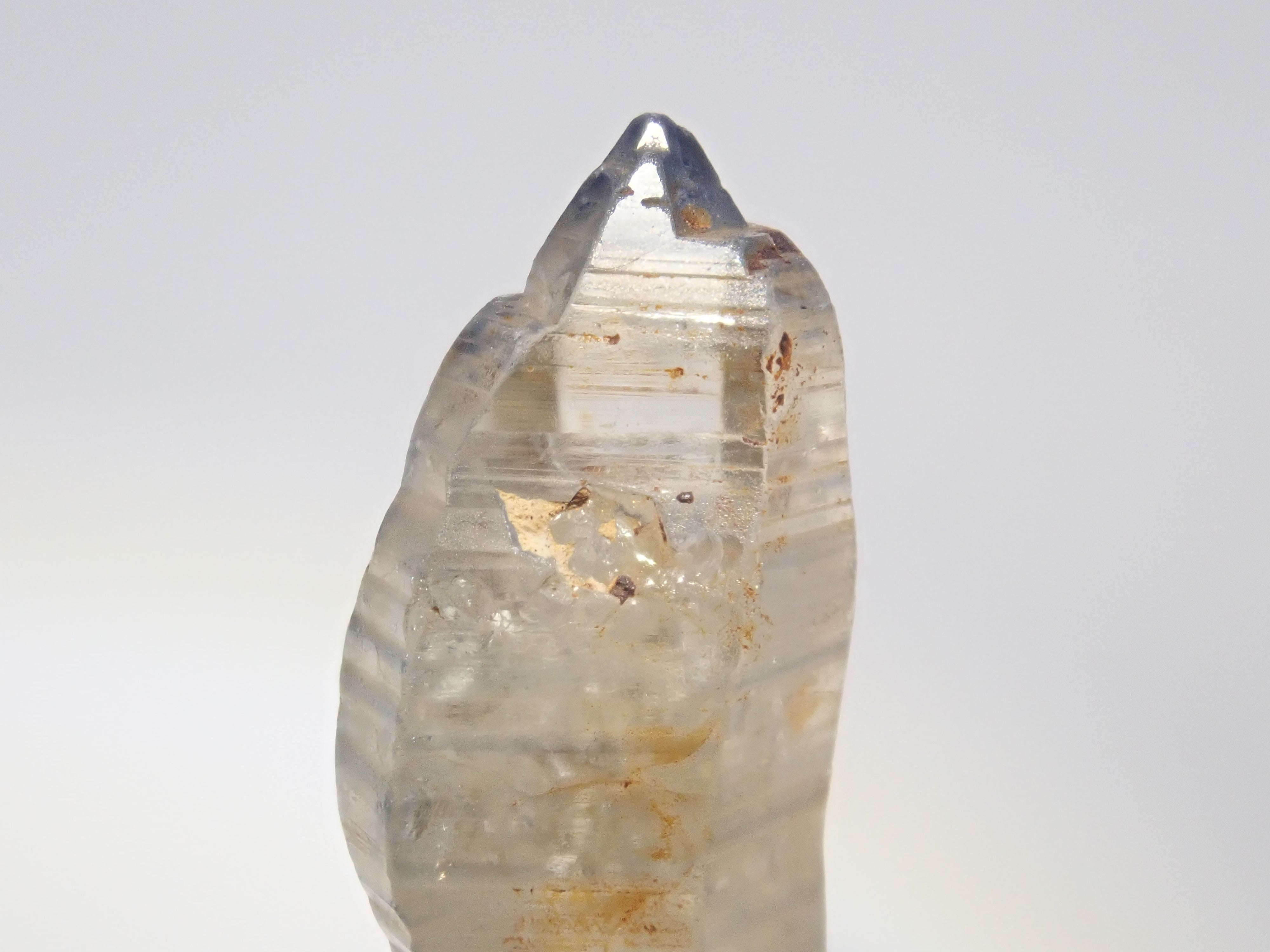 スリランカ産グラスボディ(サファイアクリスタル) 8.654ct原石