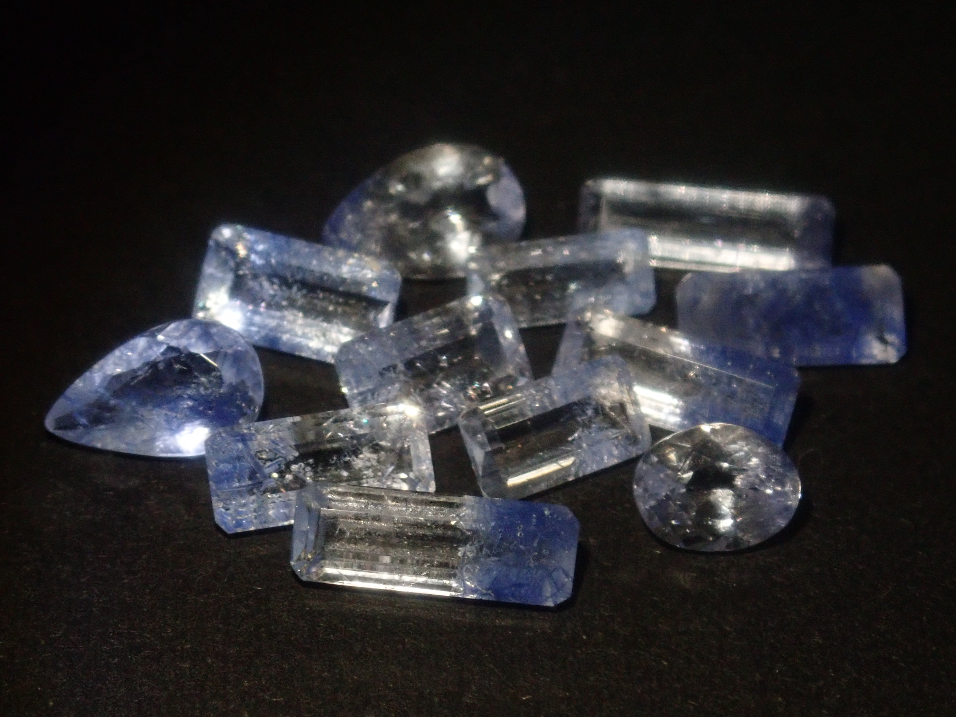 【2/23 22時販売】《限定12石》ツーソン新着の良質なブラジル産デュモルチェライトインクォーツ(ファセットカット)《複数購入割引有》