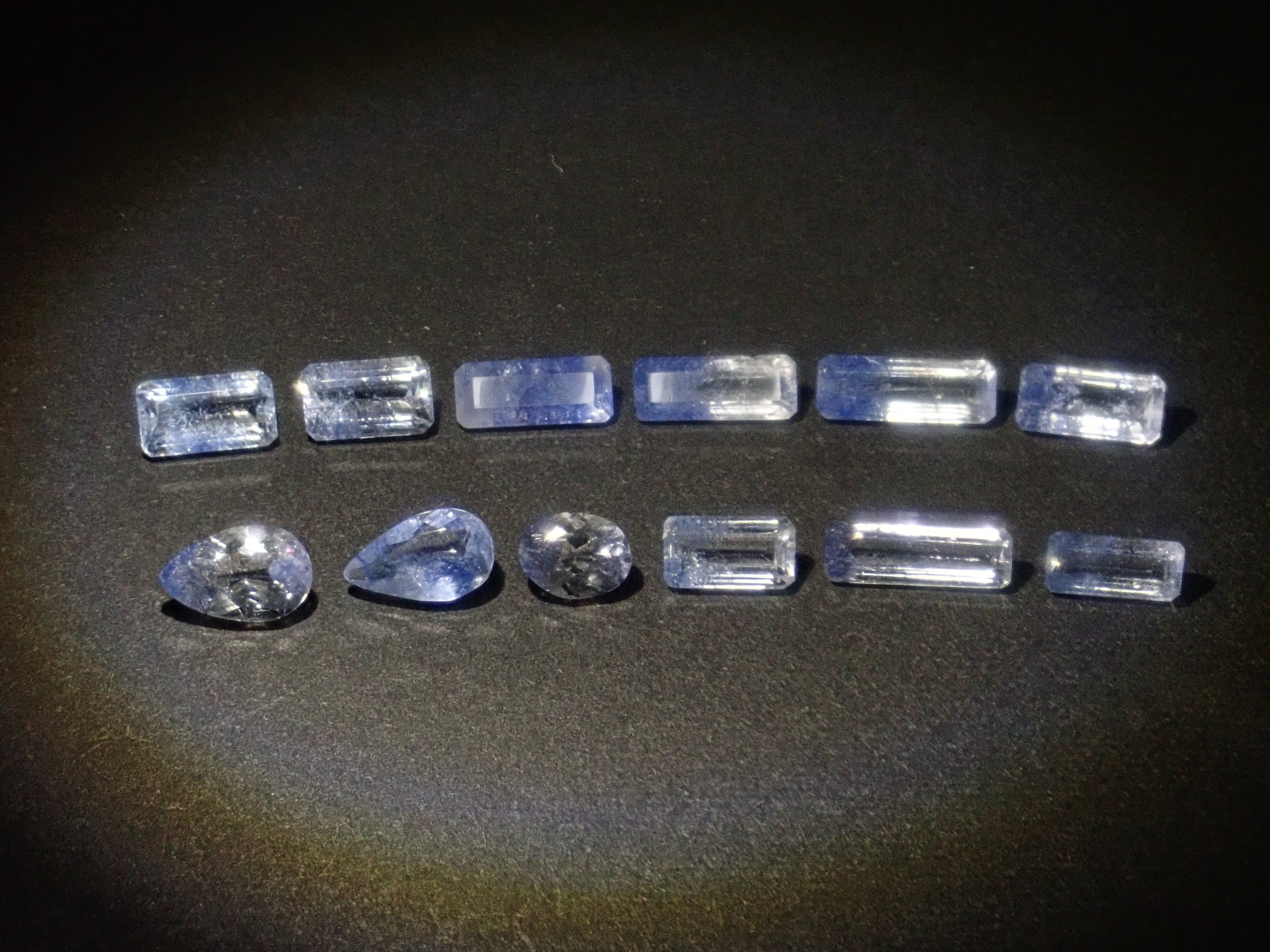 【2/23 22時販売】《限定12石》ツーソン新着の良質なブラジル産デュモルチェライトインクォーツ(ファセットカット)《複数購入割引有》