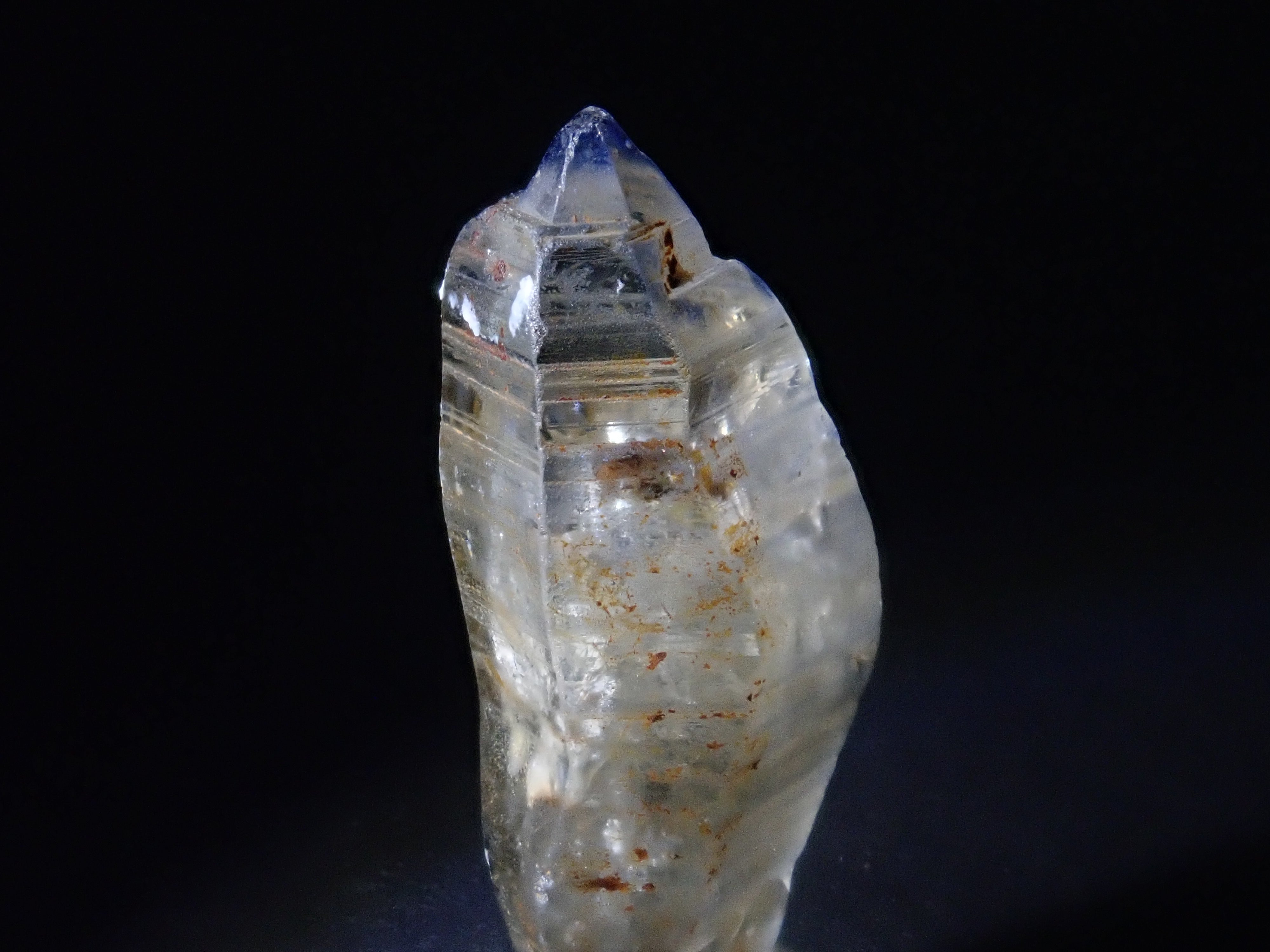 スリランカ産グラスボディ(サファイアクリスタル) 8.654ct原石