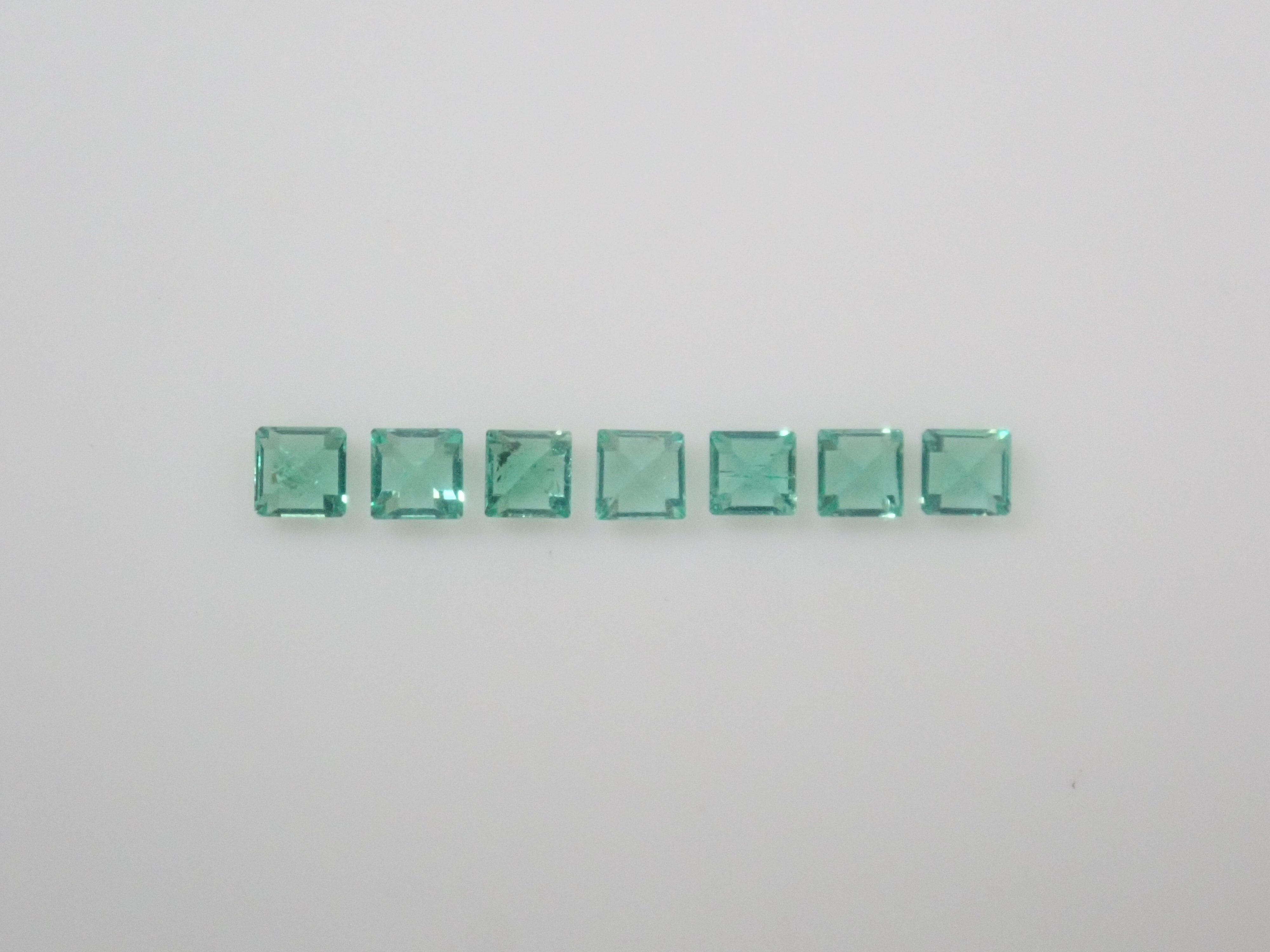 【9/12 22時販売】《限定7石》ロシア産ノンオイルエメラルド1石ルース(1.5-1.6mm,ステップカット)《複数購入割引有》