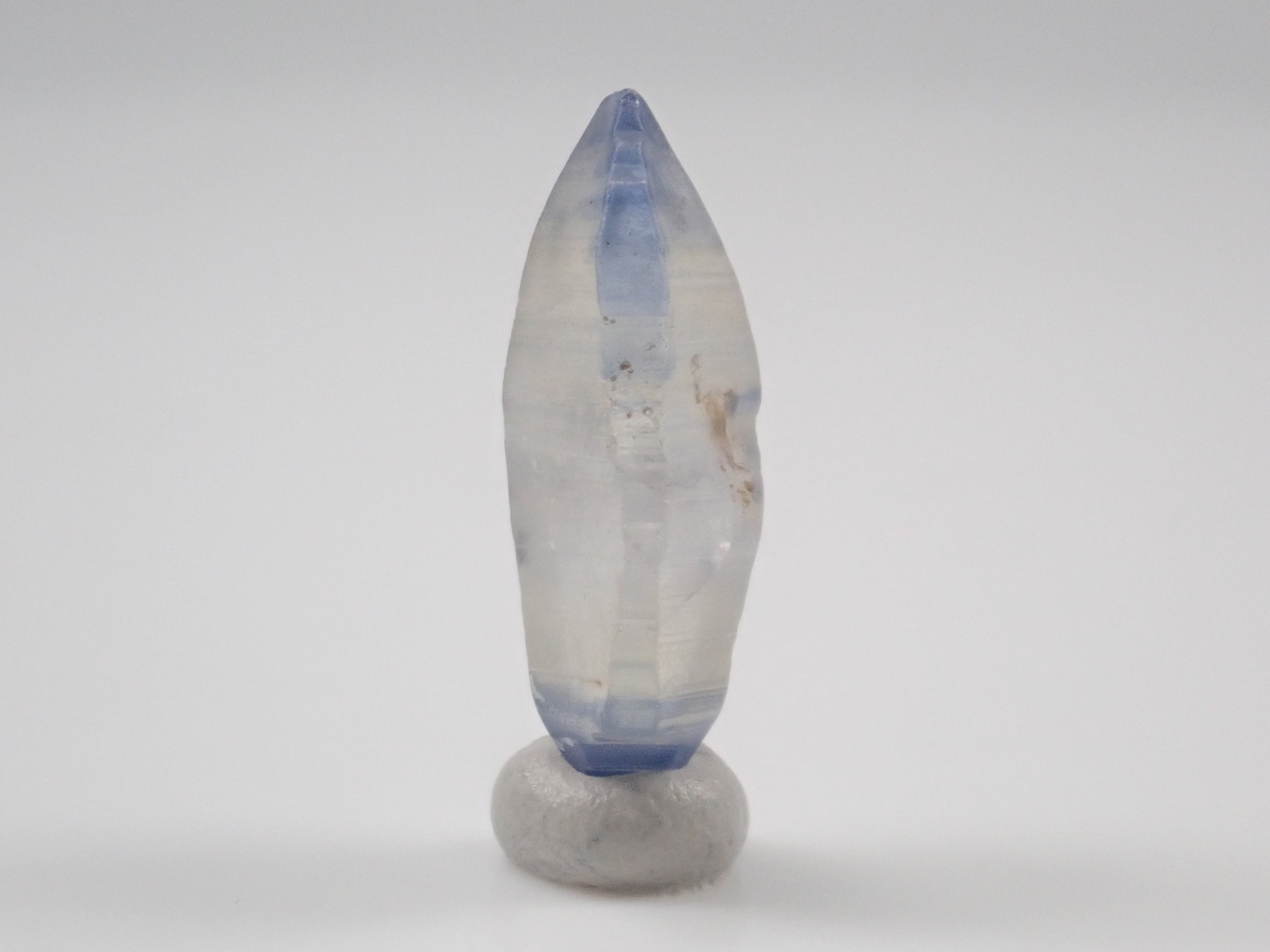 スリランカ産グラスボディ(サファイアクリスタル) 7.983ct原石