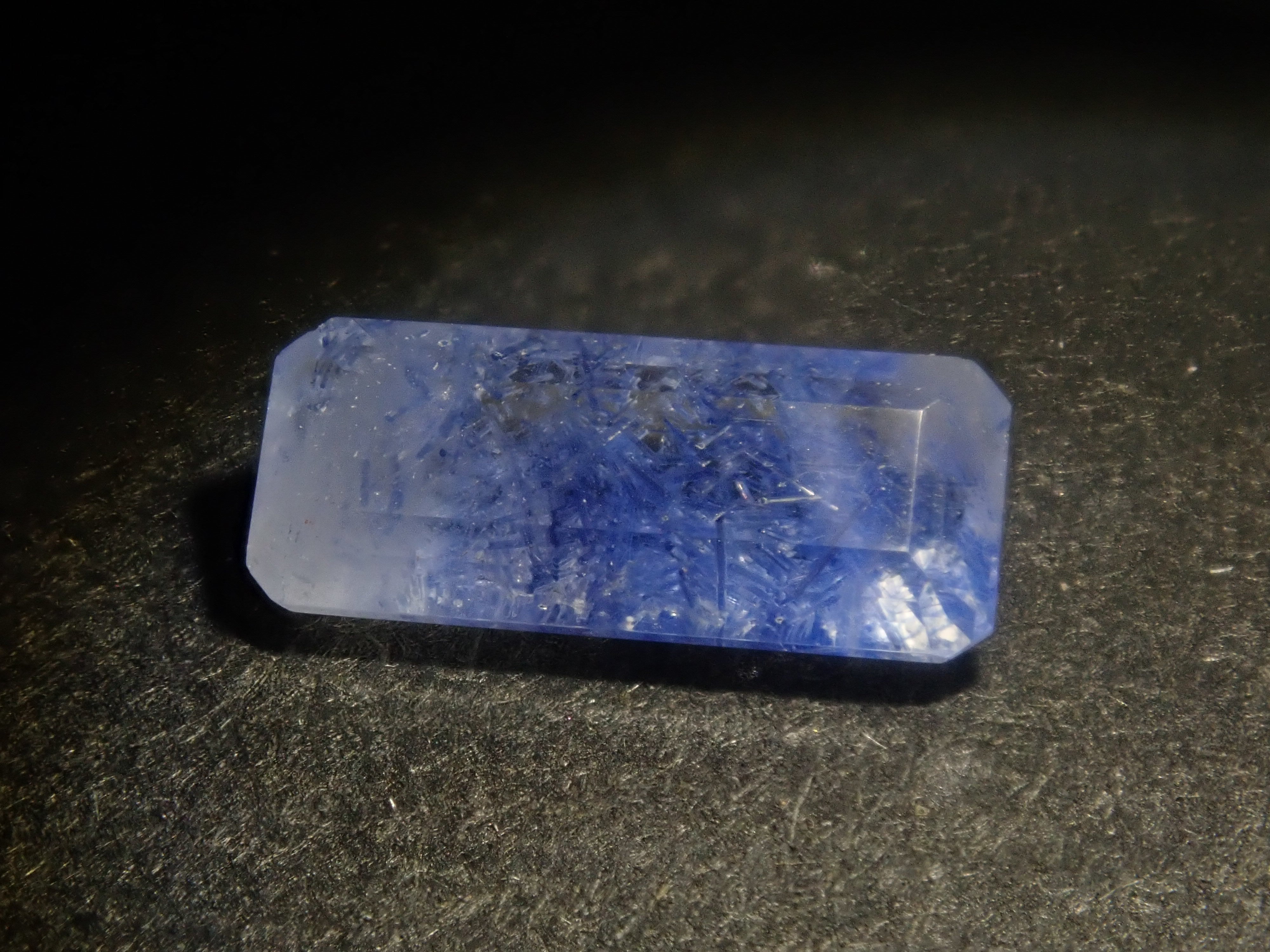 【2/23 22時販売】《限定12石》ツーソン新着の良質なブラジル産デュモルチェライトインクォーツ(ファセットカット)《複数購入割引有》