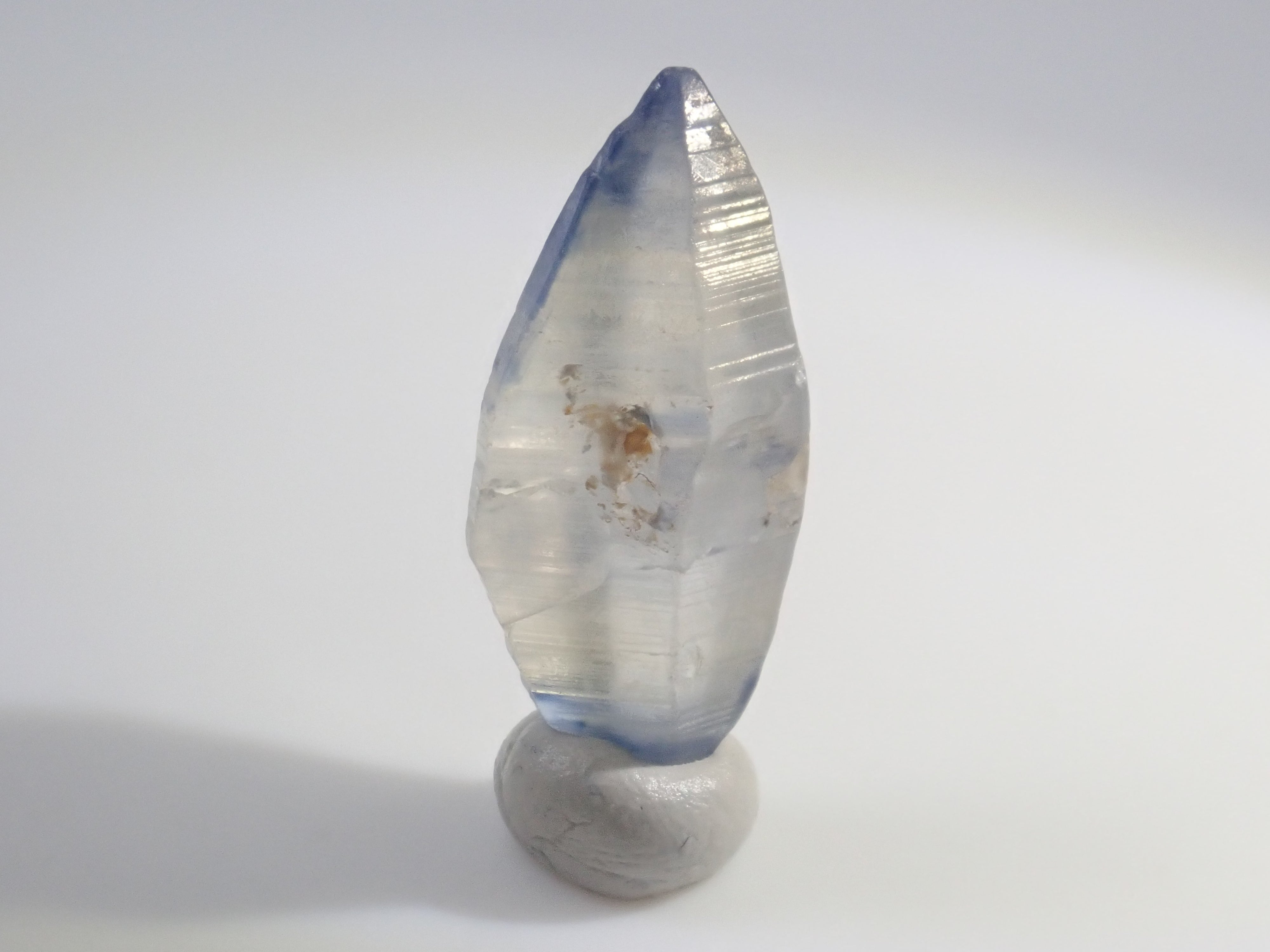 スリランカ産グラスボディ(サファイアクリスタル) 7.983ct原石