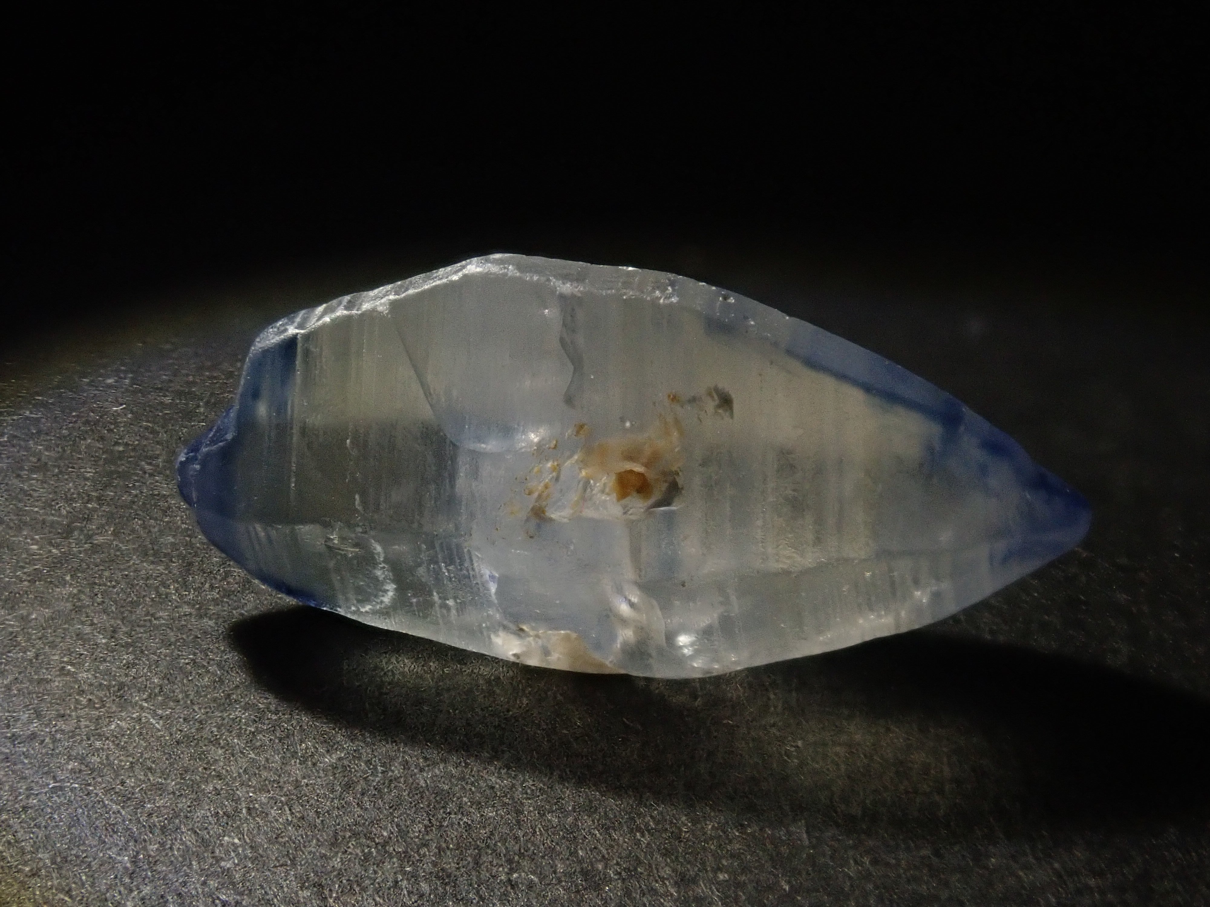 スリランカ産グラスボディ(サファイアクリスタル) 7.983ct原石