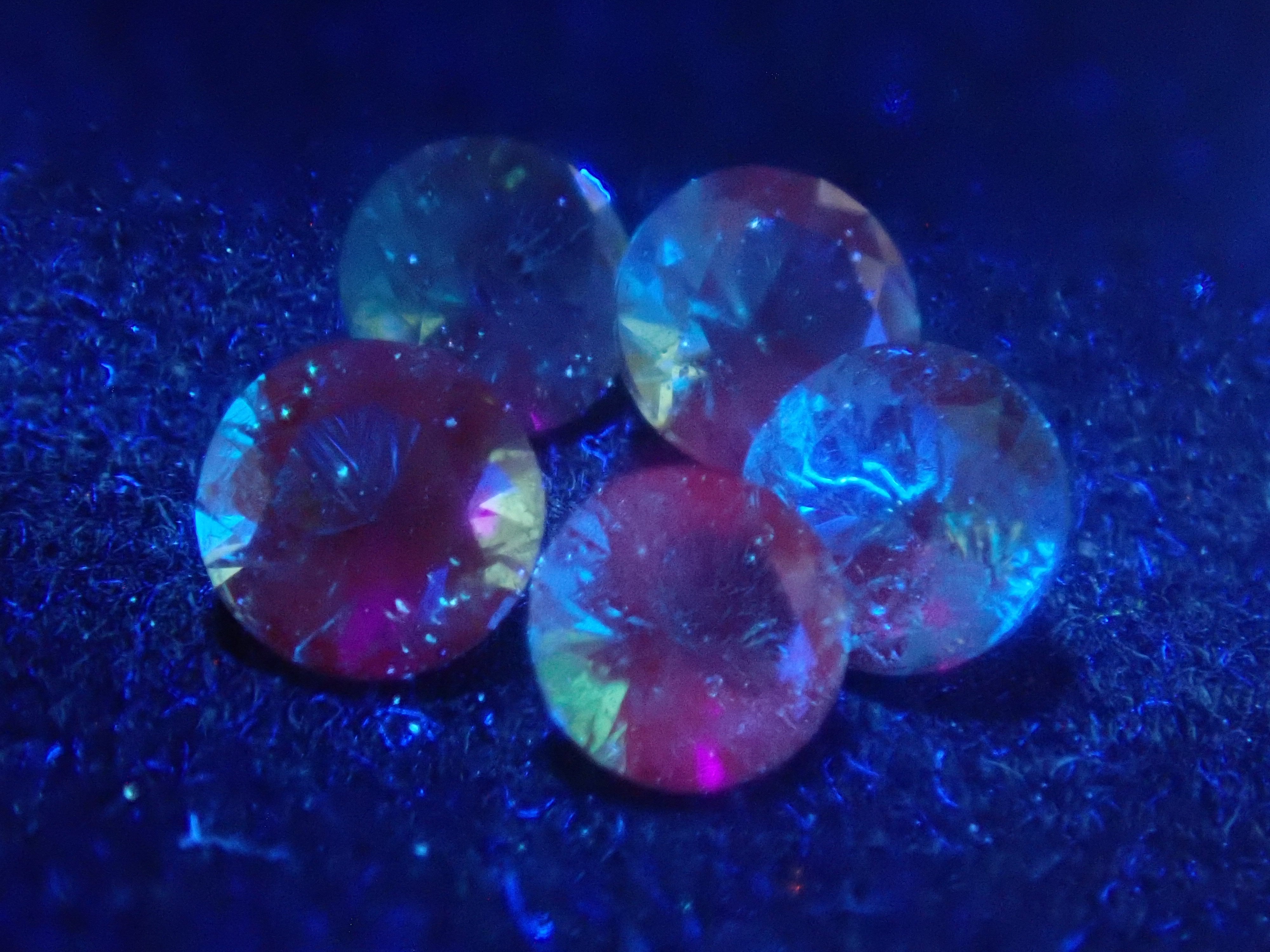 【10/13 22時販売】《限定5石》ロシア産ノンオイルエメラルド1石ルース(2.8mm,ラウンドカット)《複数購入割引有》