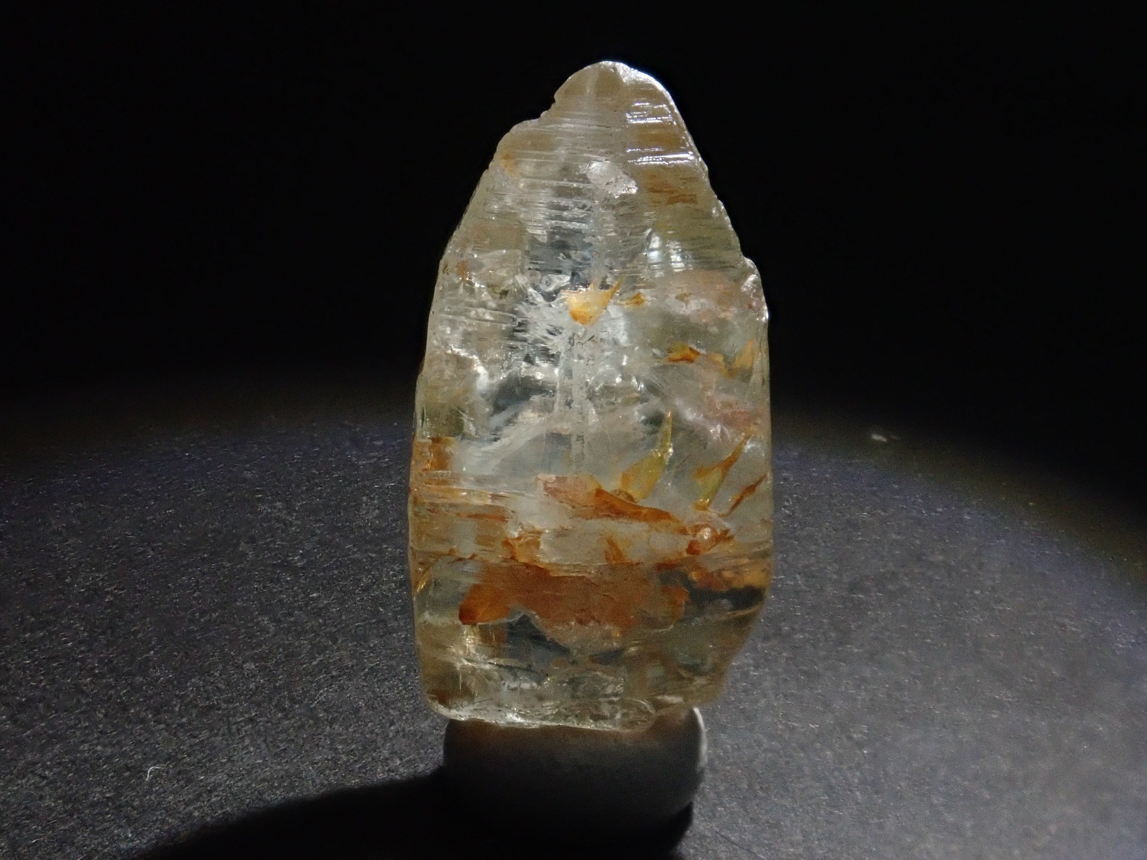 スリランカ産グラスボディ(サファイアクリスタル) 11.126ct原石