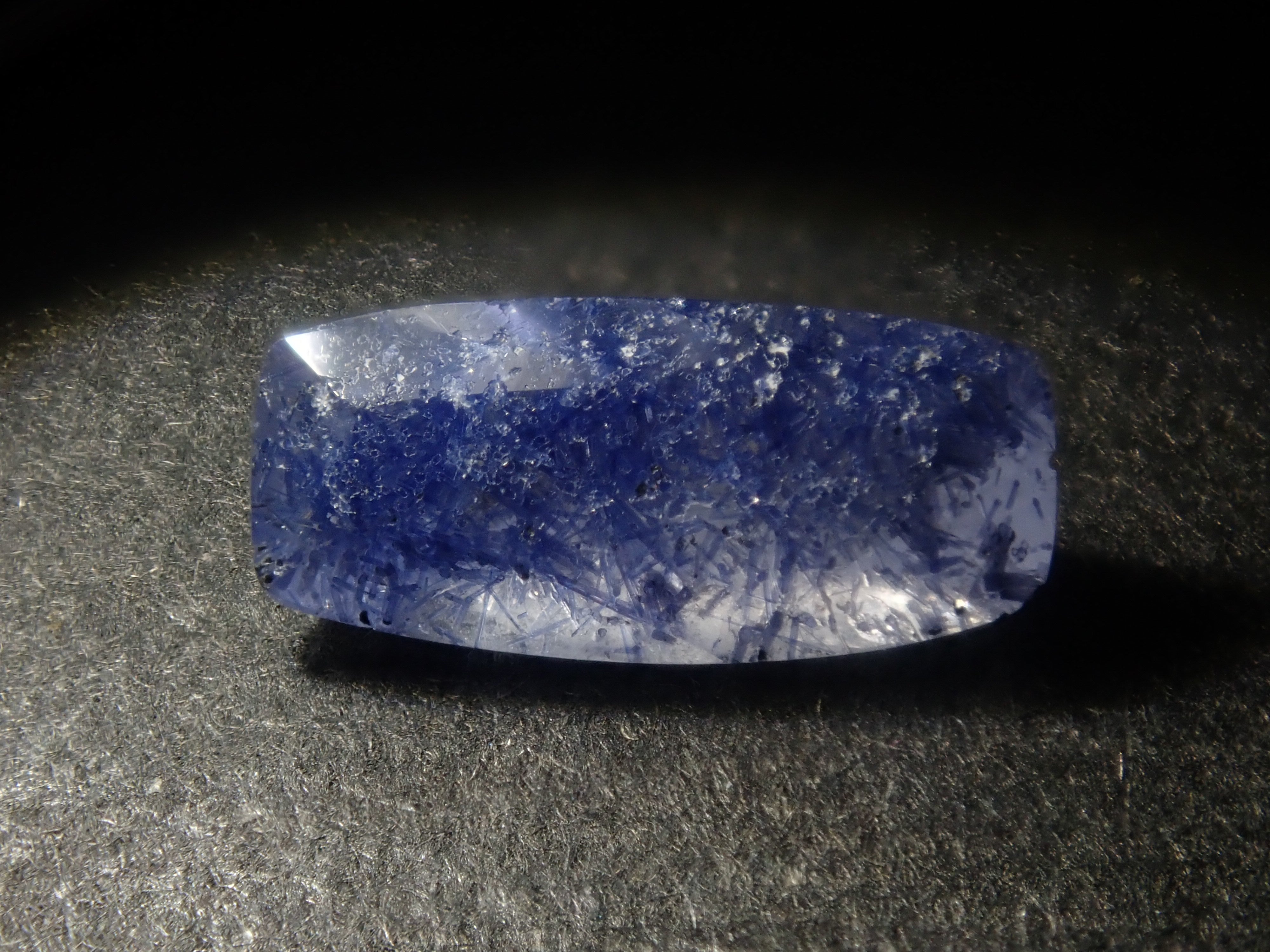 【3/15 22時販売】《ツーソン新着・限定11石》ファセットカットのブラジル産デュモルチェライトインクォーツ《複数購入割引有》