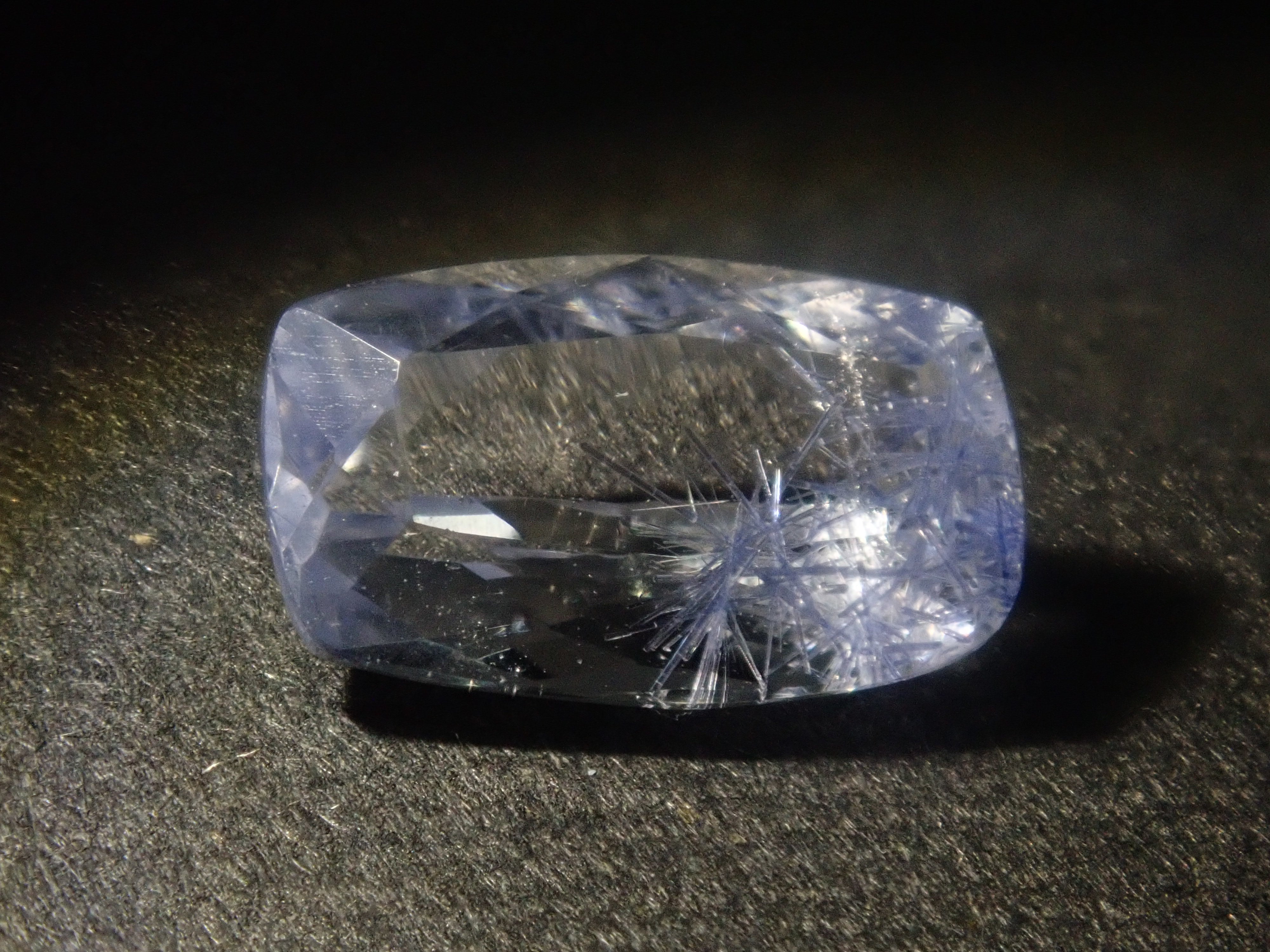 【3/15 22時販売】《ツーソン新着・限定11石》ファセットカットのブラジル産デュモルチェライトインクォーツ《複数購入割引有》