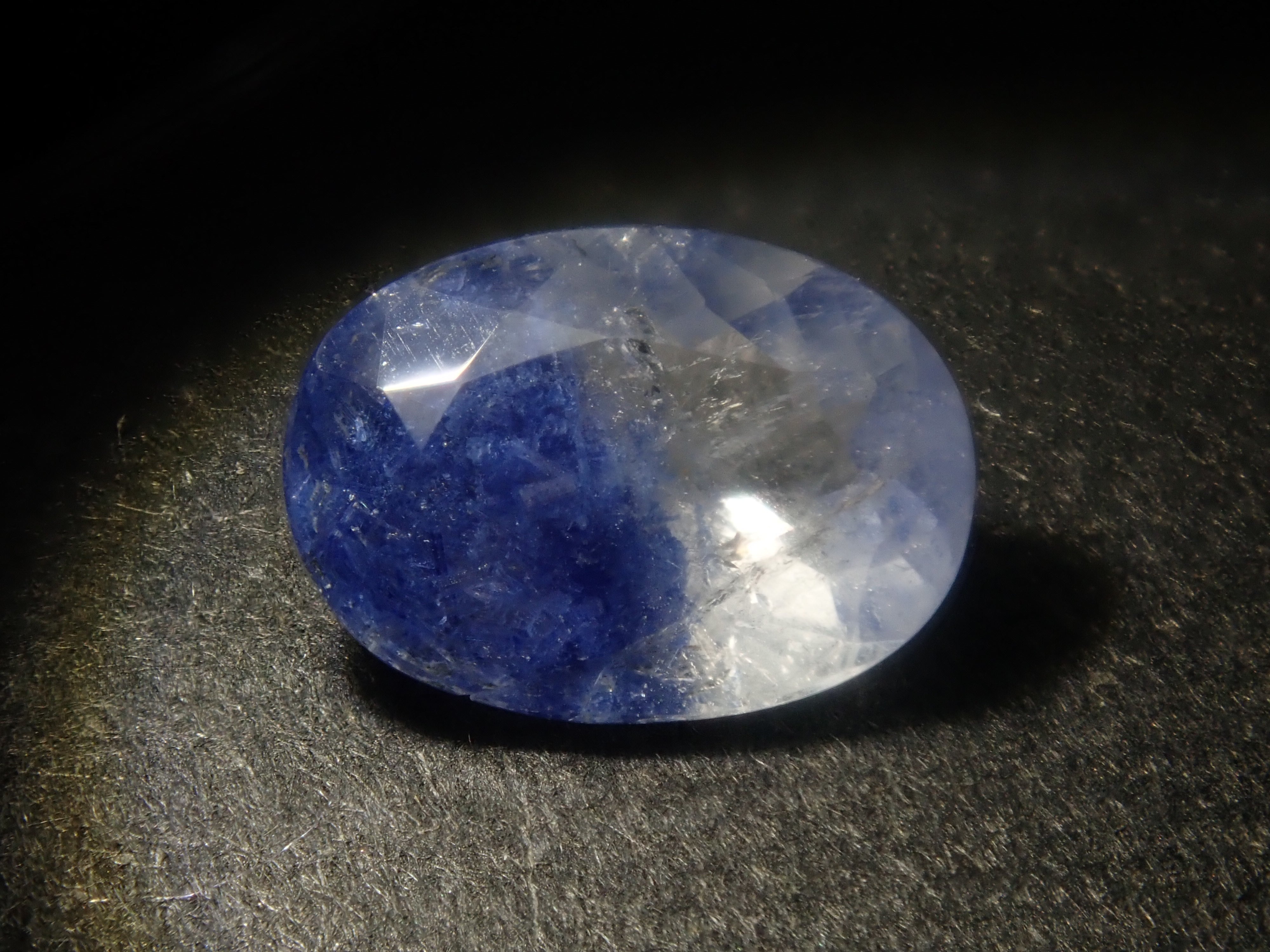 【3/15 22時販売】《ツーソン新着・限定11石》ファセットカットのブラジル産デュモルチェライトインクォーツ《複数購入割引有》