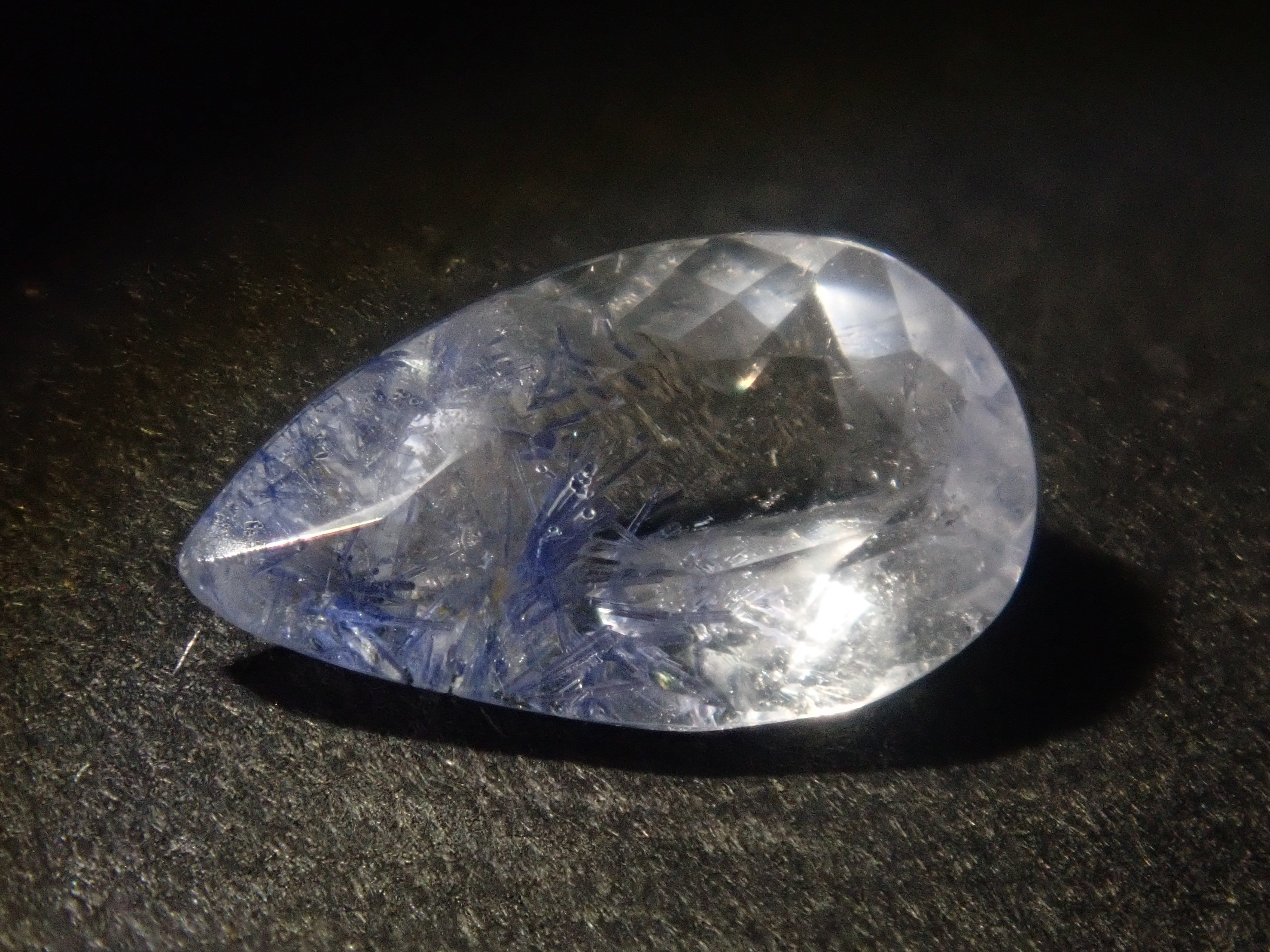 【3/15 22時販売】《ツーソン新着・限定11石》ファセットカットのブラジル産デュモルチェライトインクォーツ《複数購入割引有》