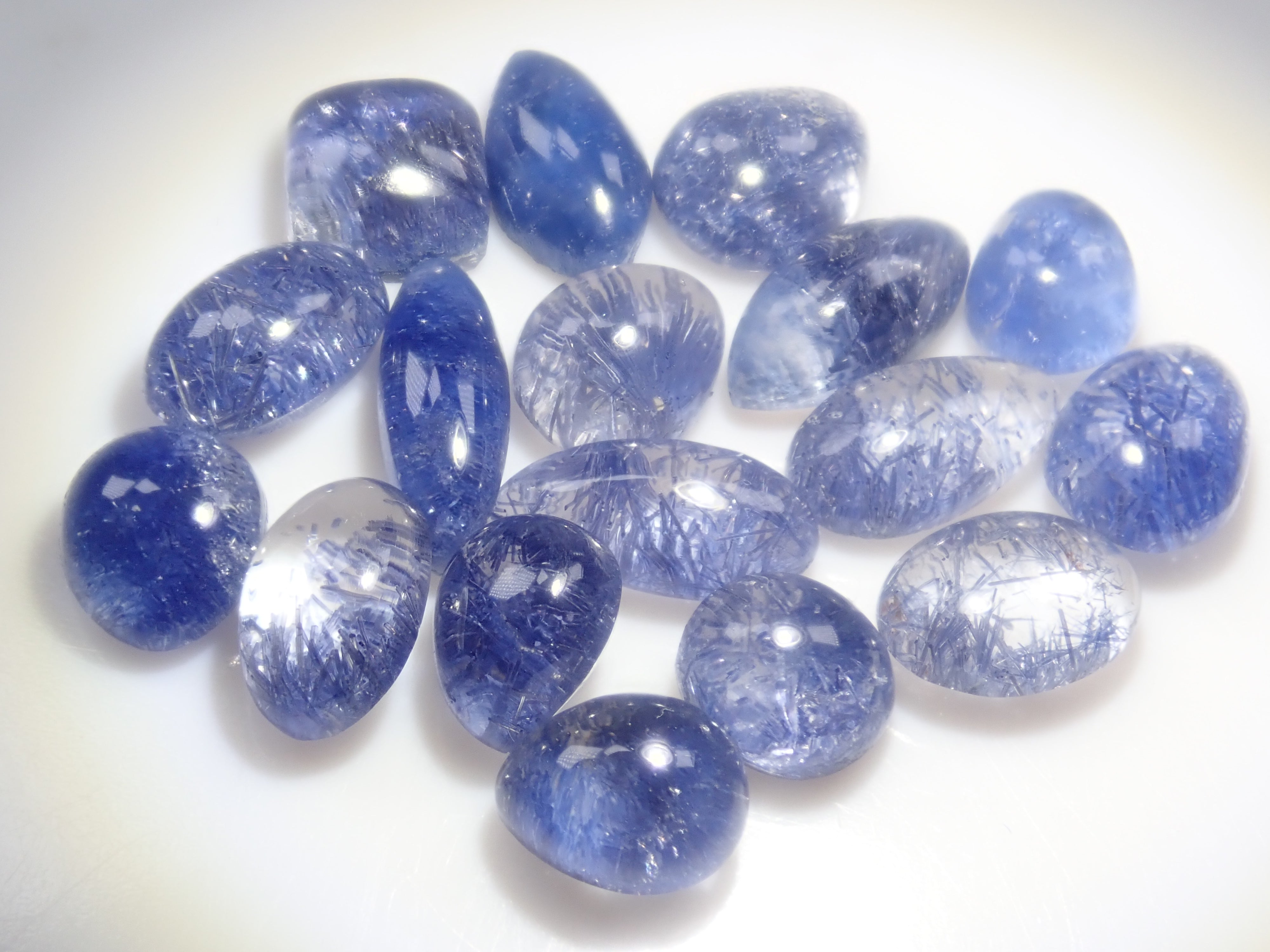 【3月8日晚間10點開始販售】【圖森新品到貨 - 限量17顆】高品質巴西杜莫特石石英,透明度極佳【多件購買享折扣】