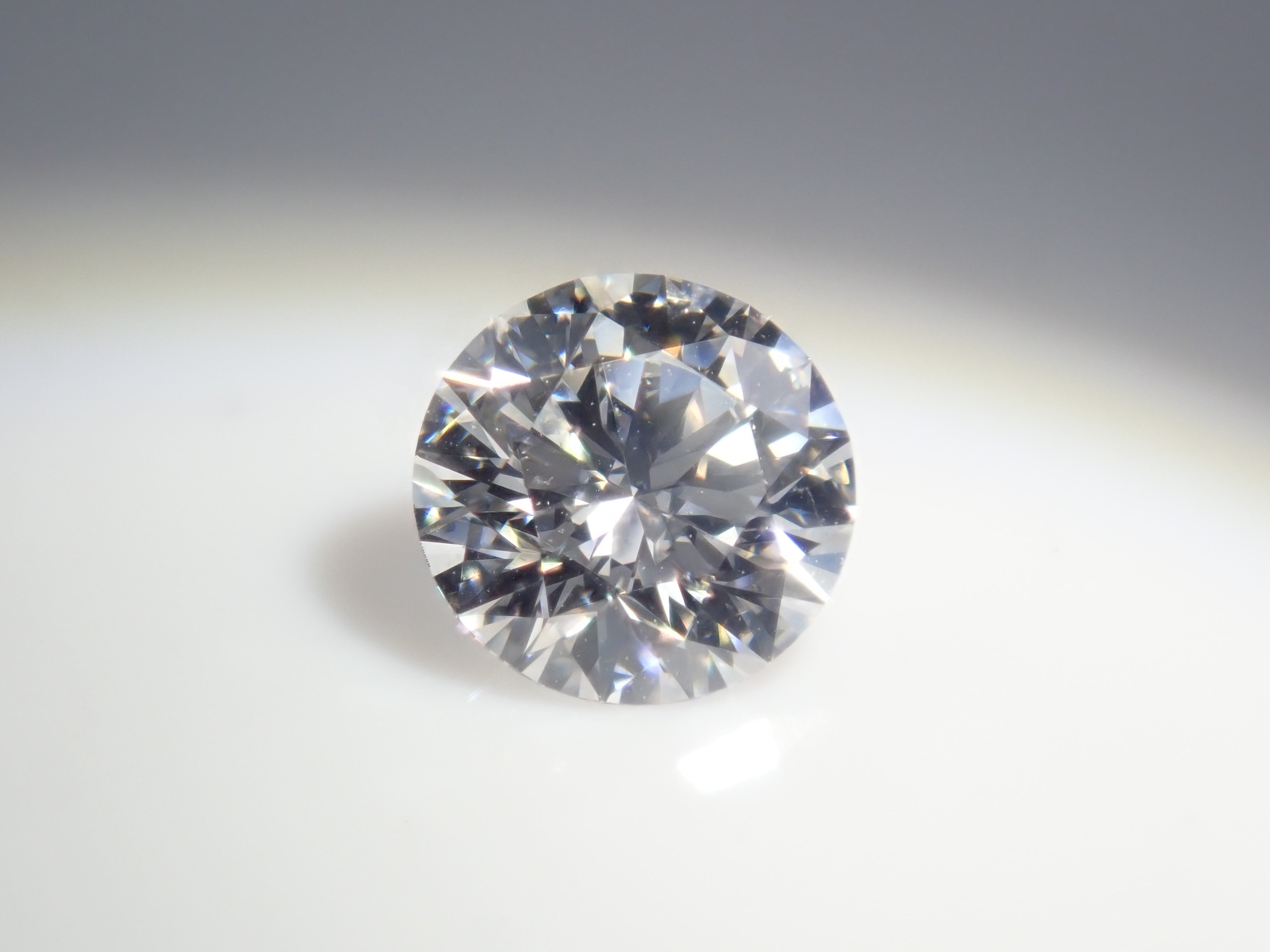 【32501759掲載】ラボグロウンダイヤモンド(合成ダイヤモンド) 0.310ctルース(D, IF, IDEAL)