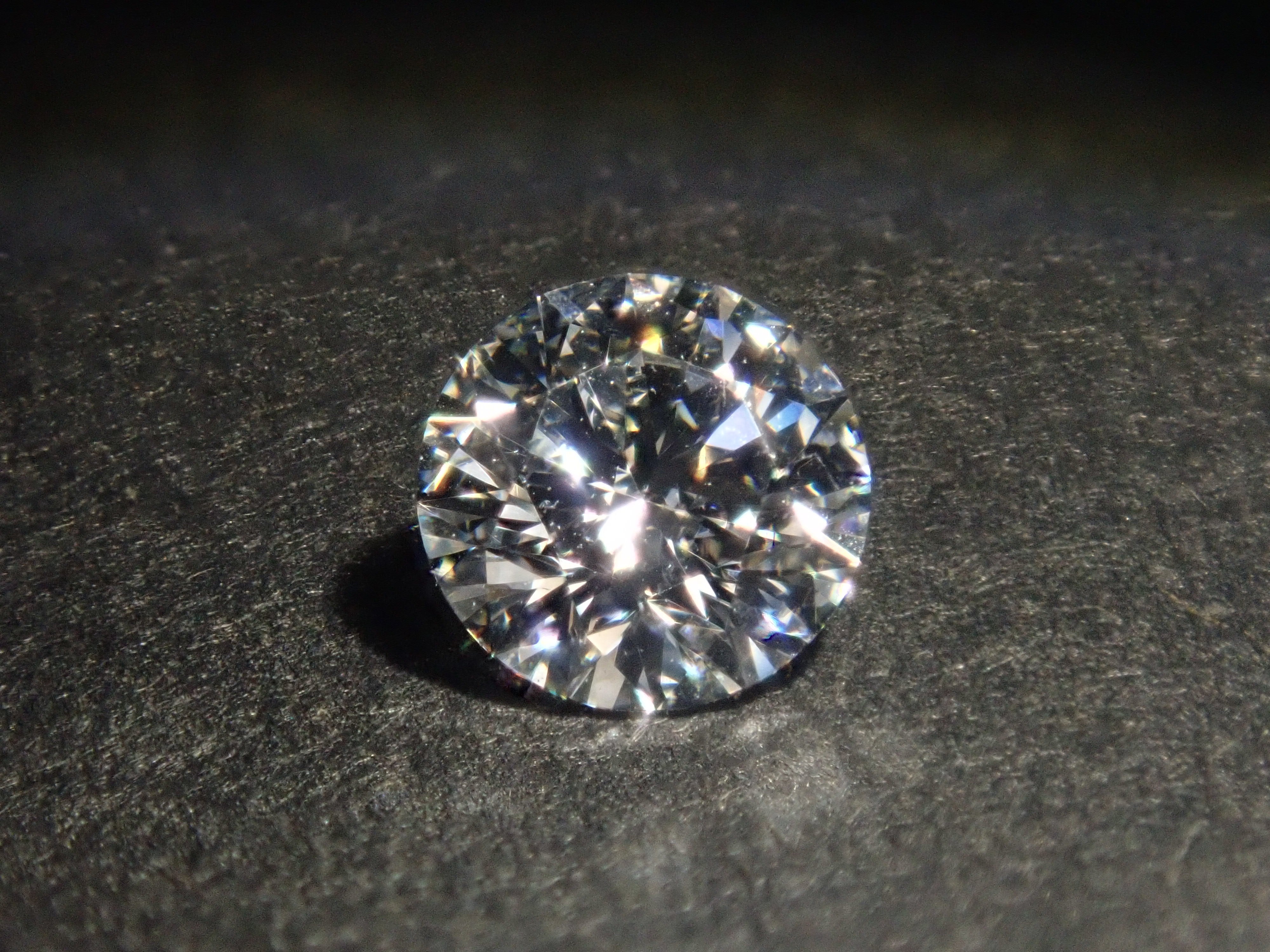 【32501759掲載】ラボグロウンダイヤモンド(合成ダイヤモンド) 0.310ctルース(D, IF, IDEAL)