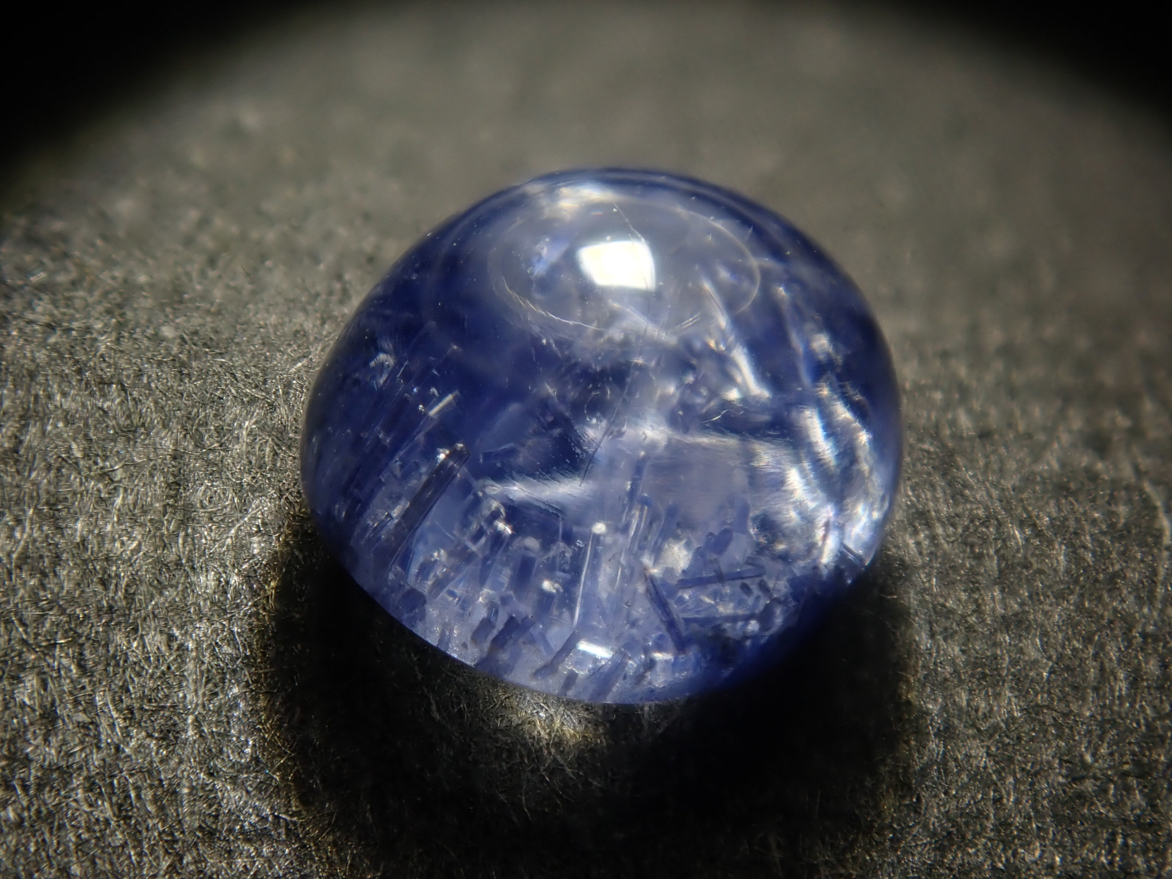 【3月8日晚間10點開始販售】【圖森新品到貨 - 限量17顆】高品質巴西杜莫特石石英,透明度極佳【多件購買享折扣】