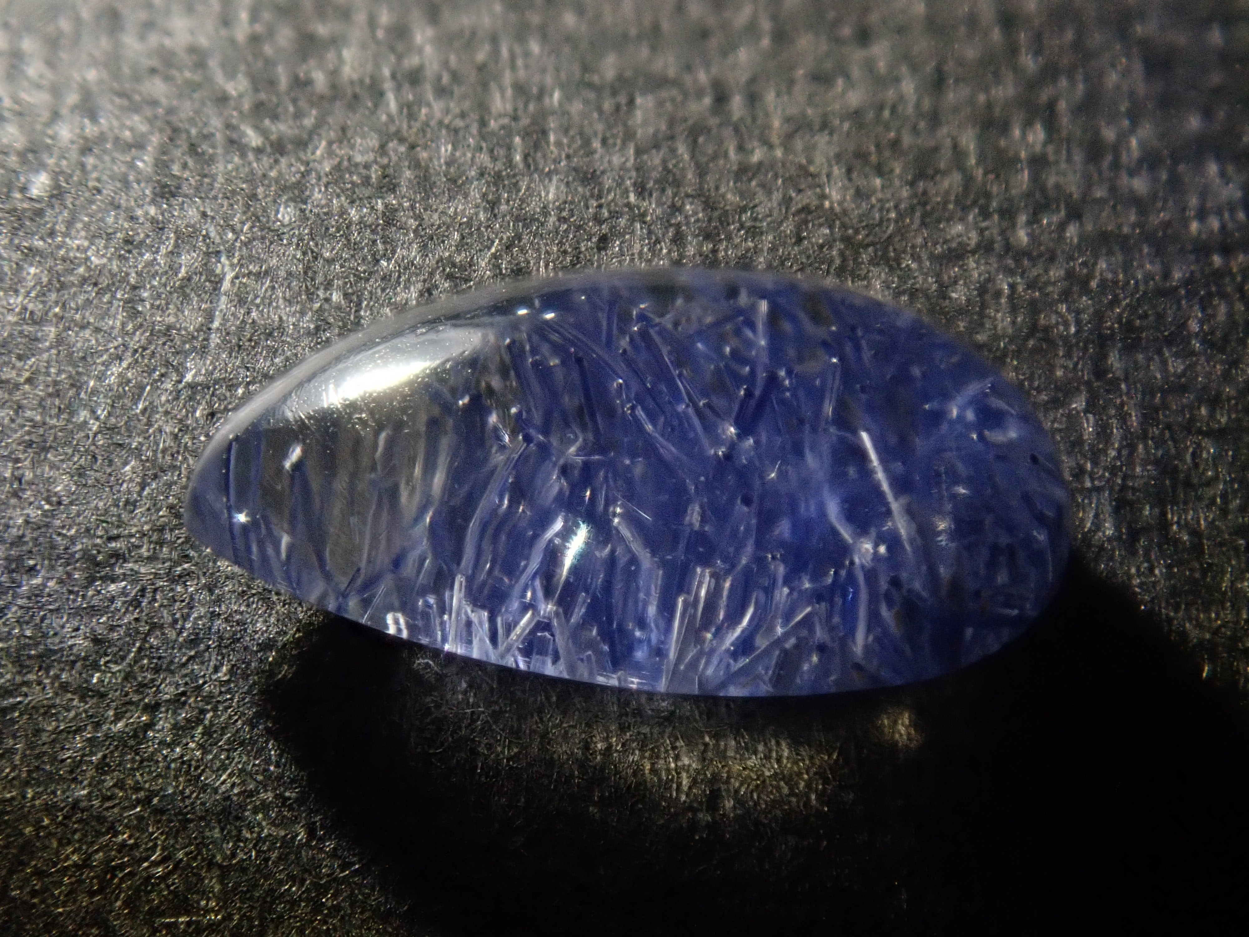 【3月8日晚間10點開始販售】【圖森新品到貨 - 限量17顆】高品質巴西杜莫特石石英,透明度極佳【多件購買享折扣】