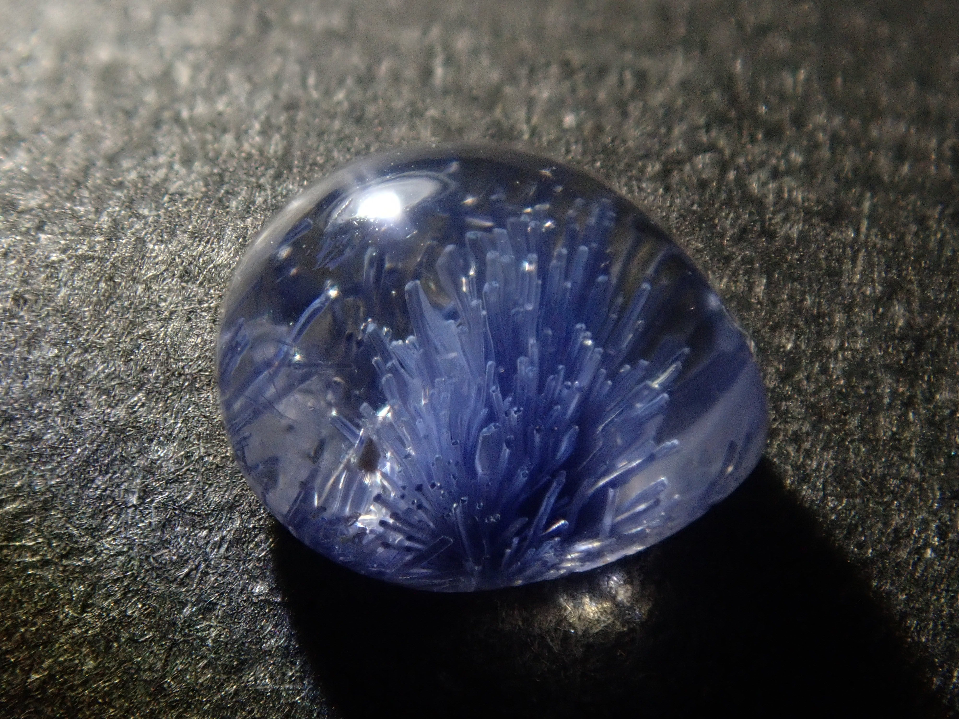 【3月8日晚間10點開始販售】【圖森新品到貨 - 限量17顆】高品質巴西杜莫特石石英,透明度極佳【多件購買享折扣】