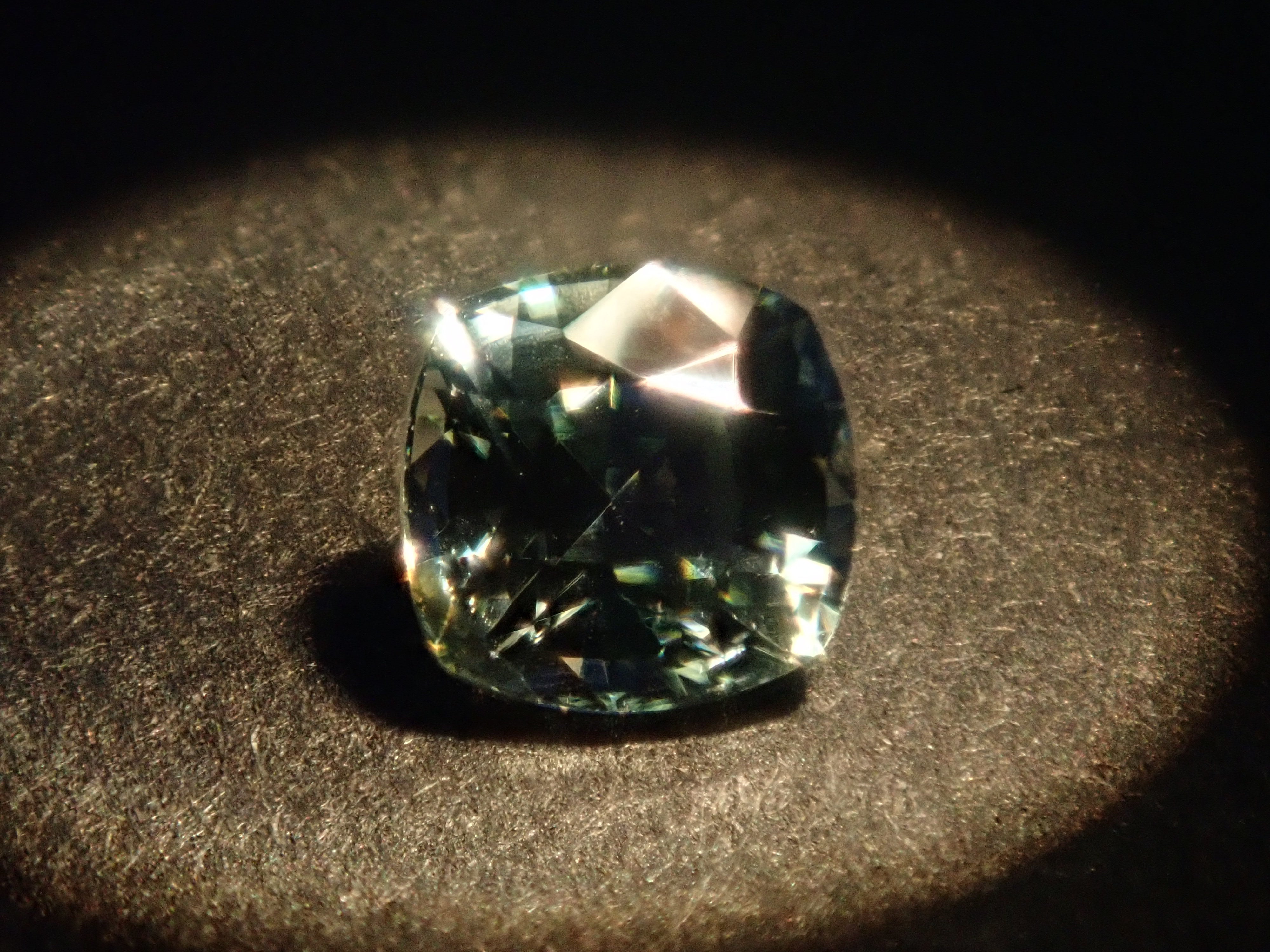 【10/17 22時販売】《残り僅か》カラーチェンジガチャ💎ミャンマー産カラーチェンジジルコン、カラーシフトサファイア、カラーシフトコバルトスピネルなど《複数購入割引有》