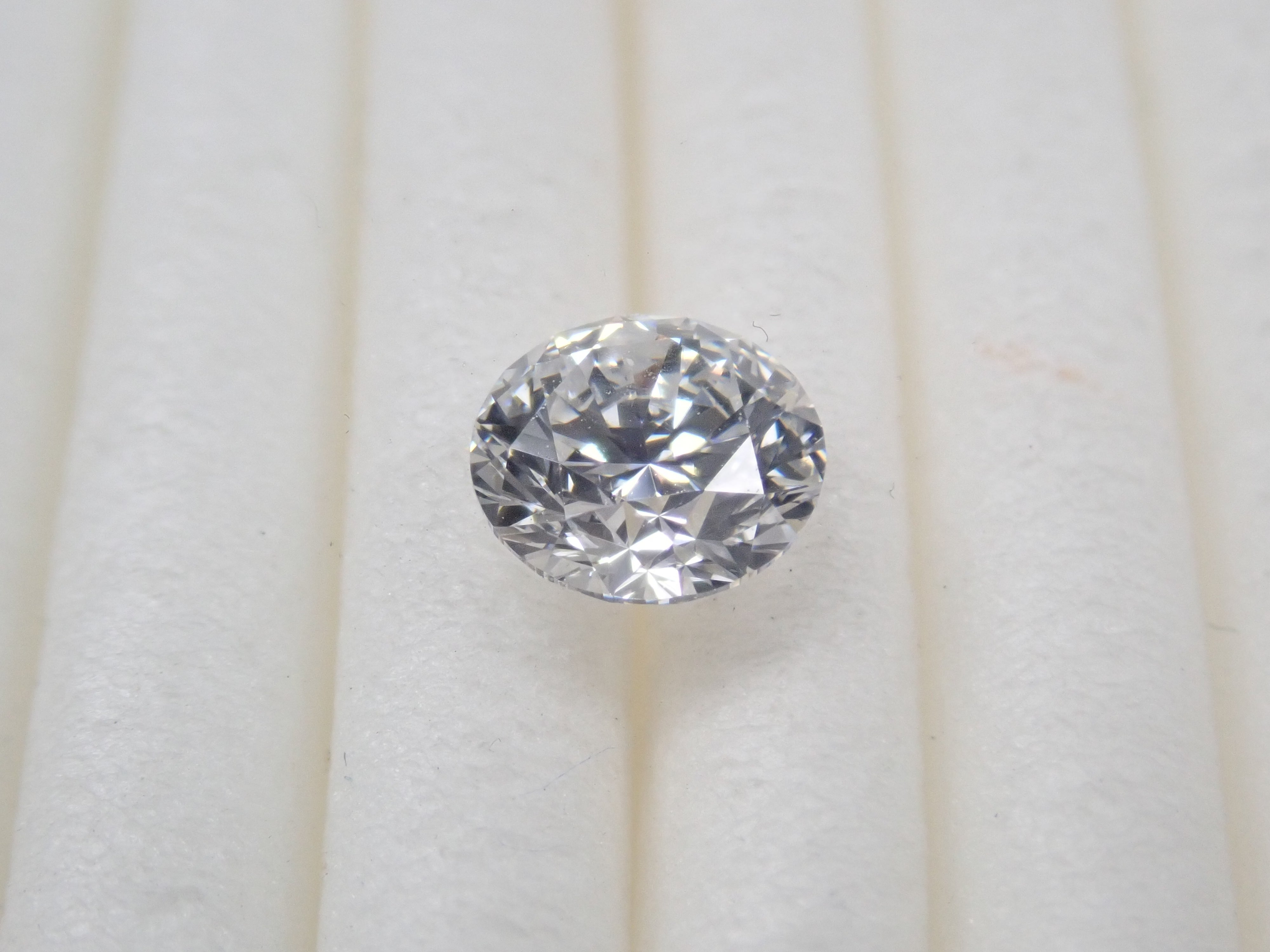 【32501762掲載】ラボグロウンダイヤモンド(合成ダイヤモンド) 0.550ctルース(D, IF, IDEAL)