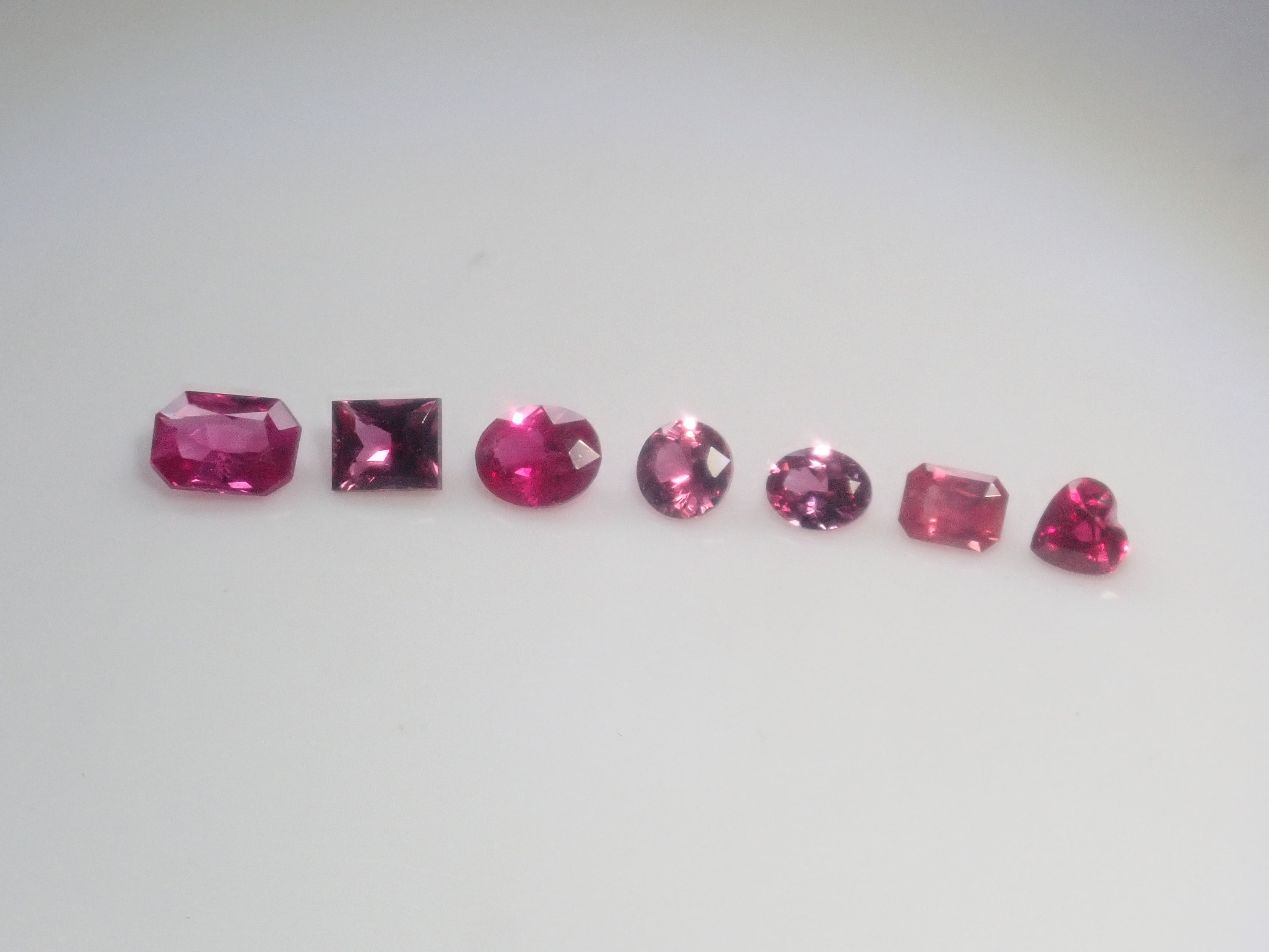 【2/28 22時販売】《限定10石》通常39,800円のピジョンブラッドルビーAIGS鑑別書含む赤色宝石ガチャ《複数購入割引有》