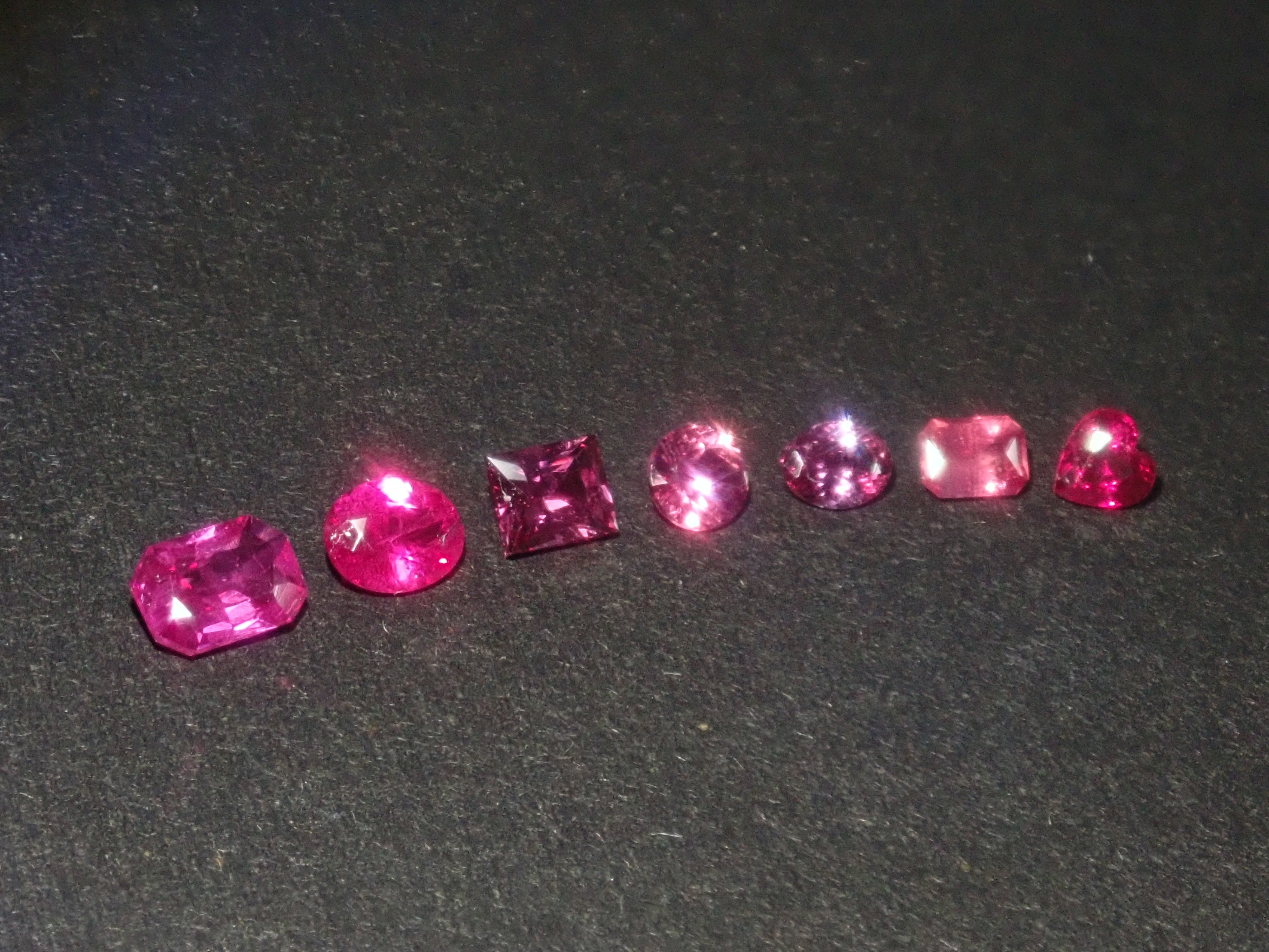 【2/28 22時販売】《限定10石》通常39,800円のピジョンブラッドルビーAIGS鑑別書含む赤色宝石ガチャ《複数購入割引有》