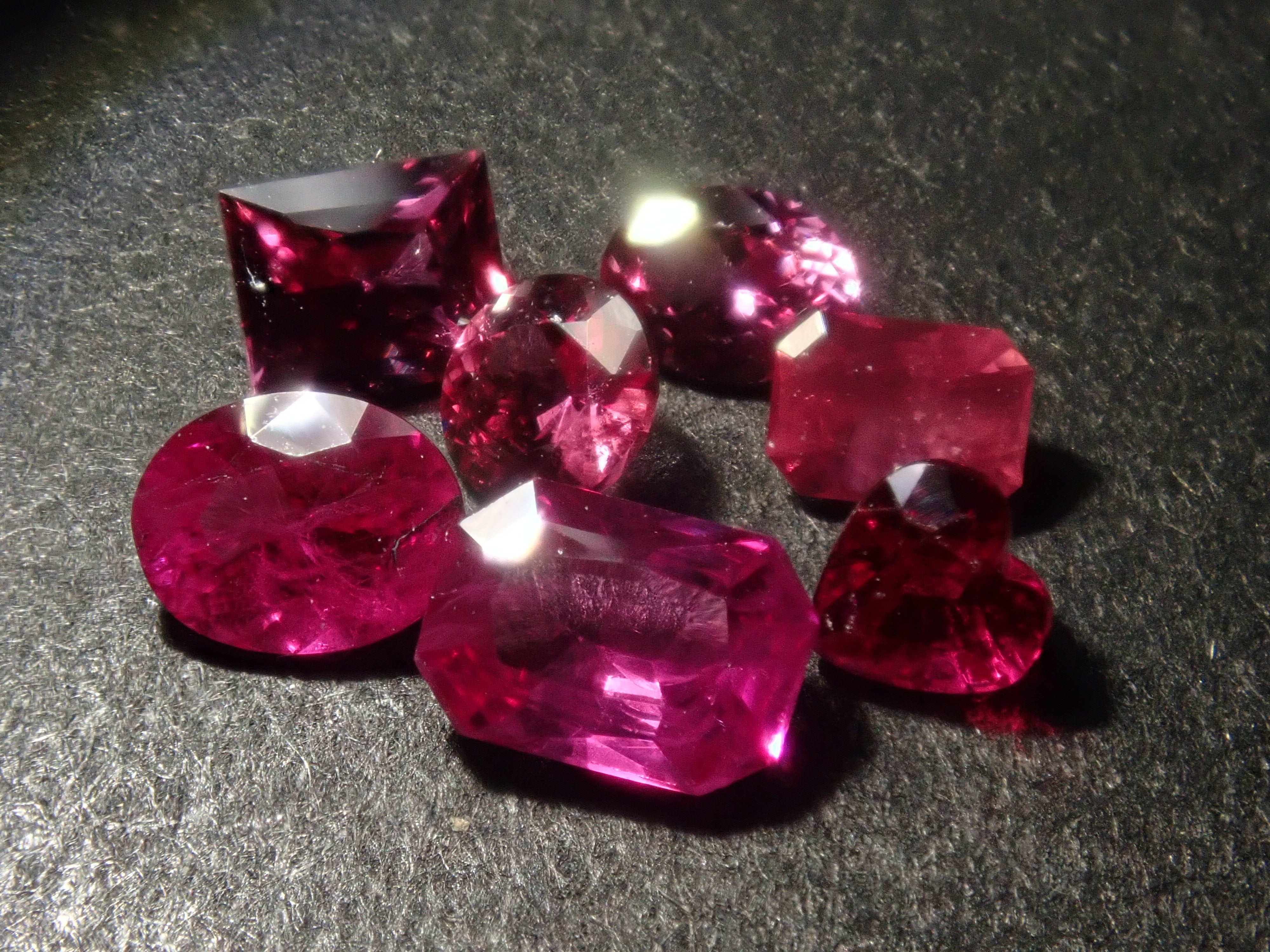 【2/28 22時販売】《限定10石》通常39,800円のピジョンブラッドルビーAIGS鑑別書含む赤色宝石ガチャ《複数購入割引有》