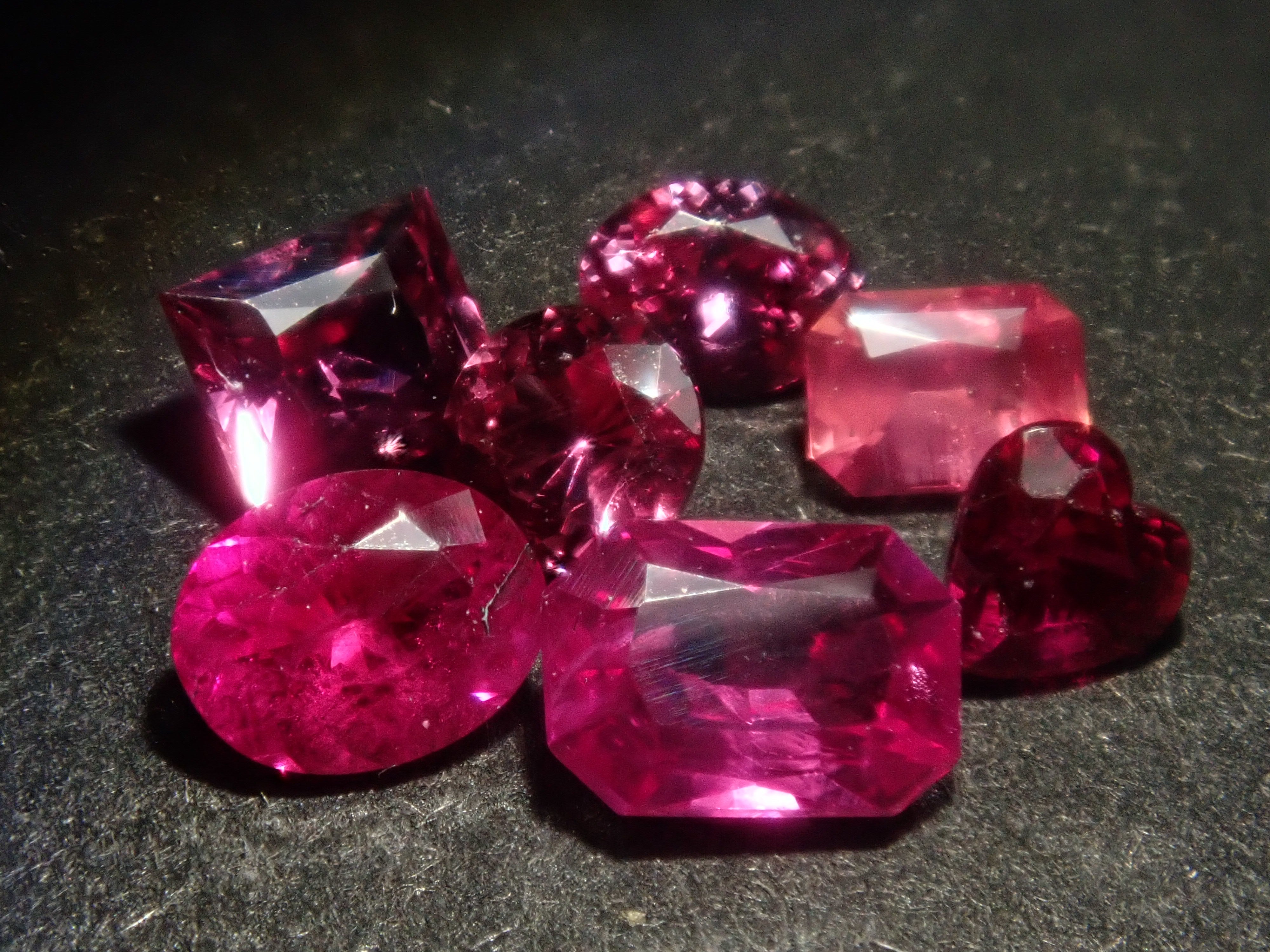 【2/28 22時販売】《限定10石》通常39,800円のピジョンブラッドルビーAIGS鑑別書含む赤色宝石ガチャ《複数購入割引有》