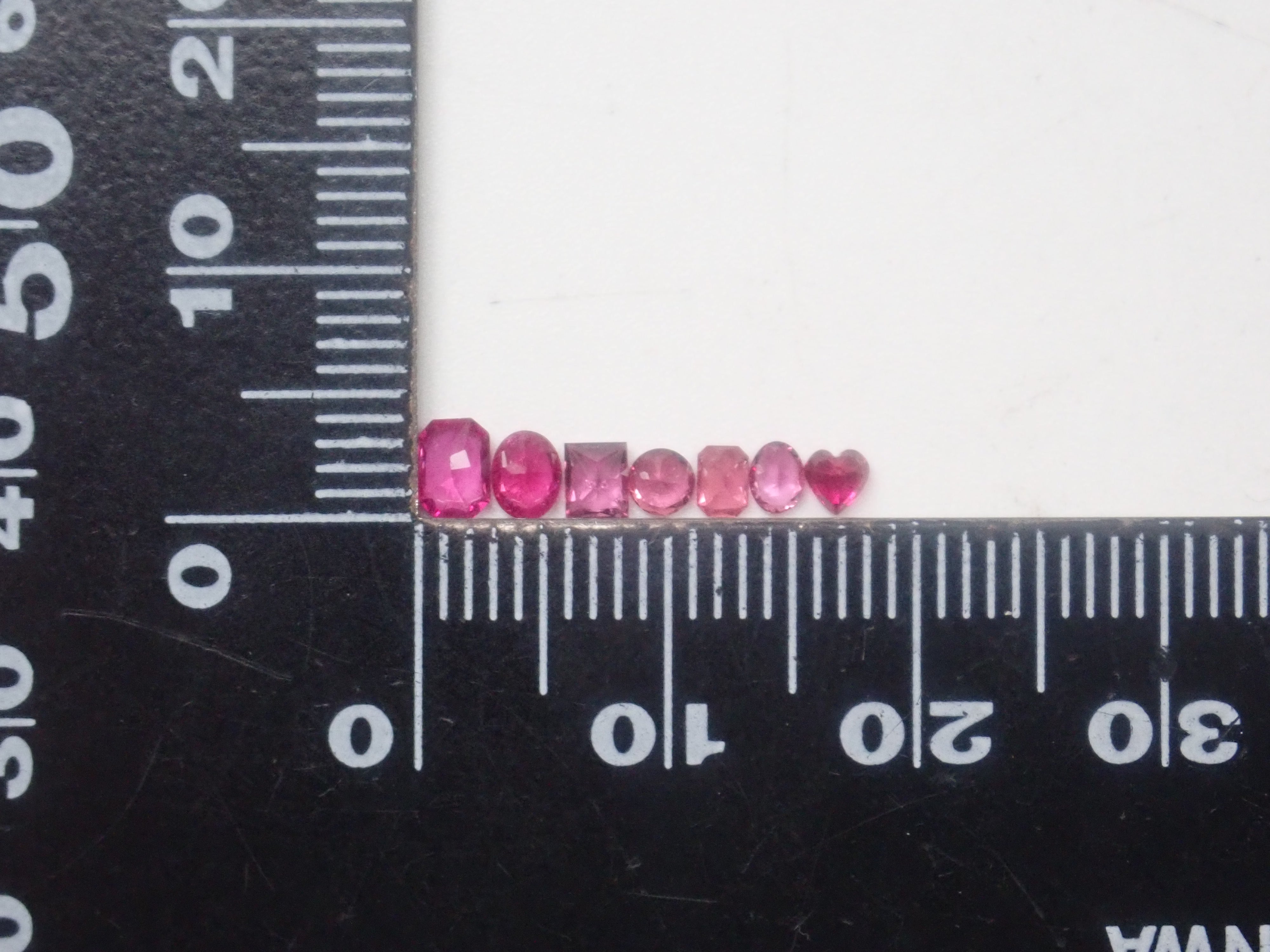 【2/28 22時販売】《限定10石》通常39,800円のピジョンブラッドルビーAIGS鑑別書含む赤色宝石ガチャ《複数購入割引有》