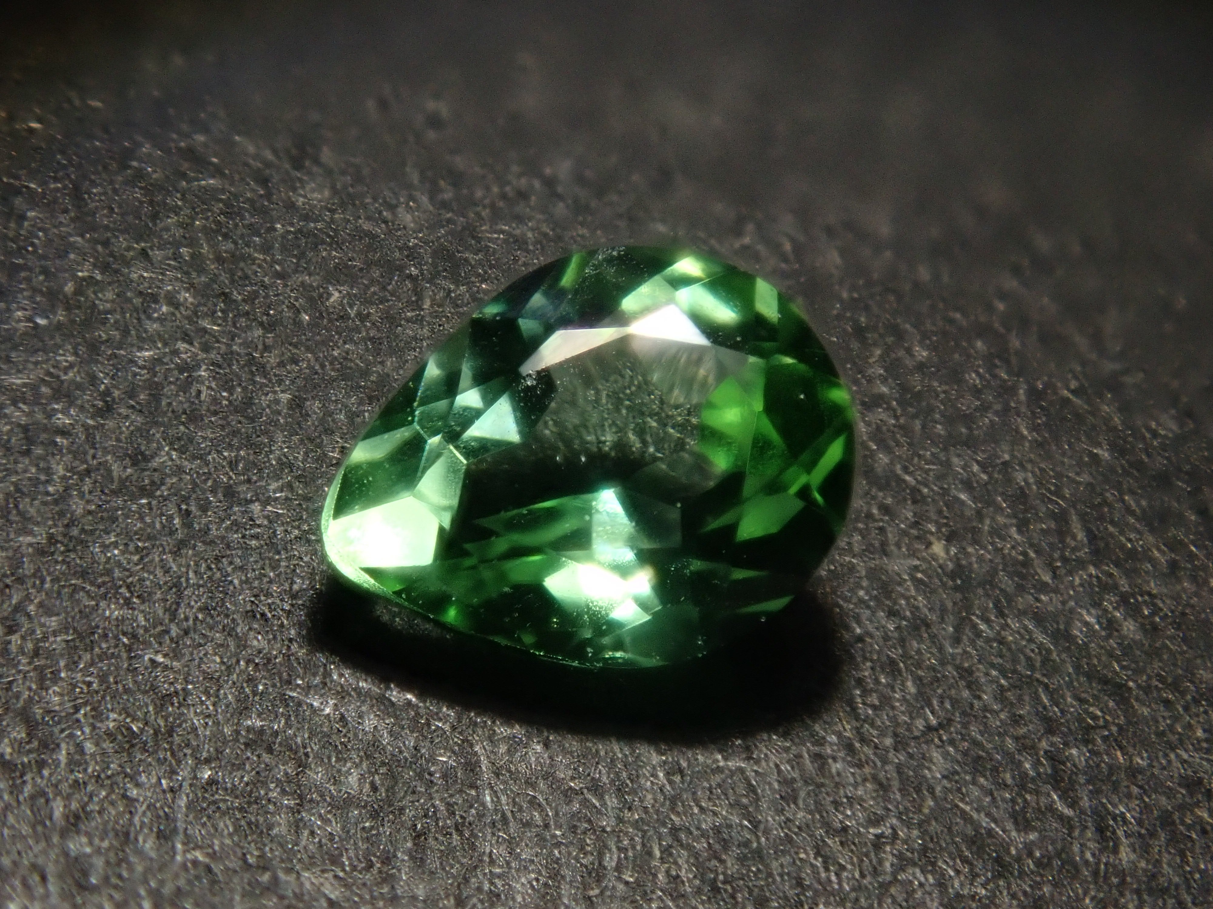 【10/13 22時販売】《限定11石》レアストーンガチャ💎ブラジル・バターリャ産パライバトルマリン0.23ct2石やピンクダイヤやベニトアイト1石ルース《複数購入割引有》