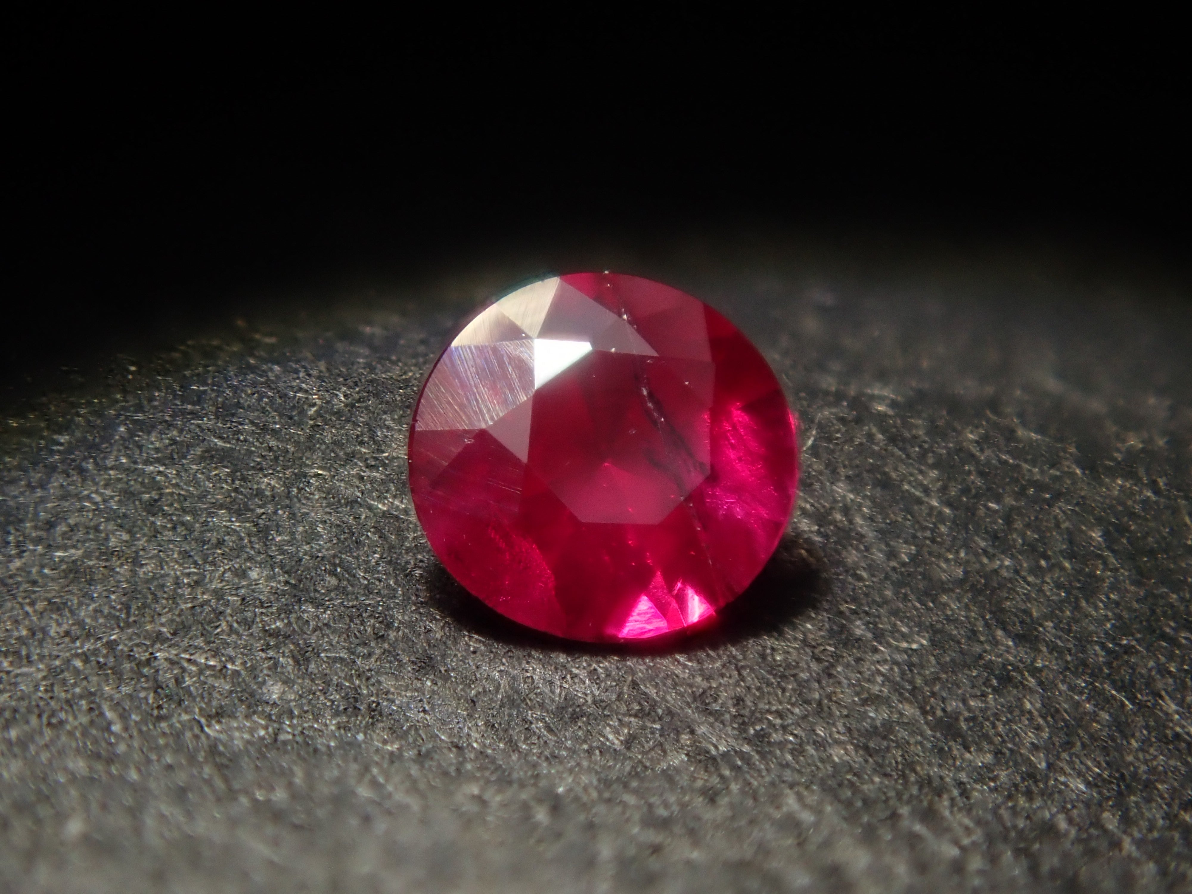 【2/28 22時販売】《限定10石》通常39,800円のピジョンブラッドルビーAIGS鑑別書含む赤色宝石ガチャ《複数購入割引有》