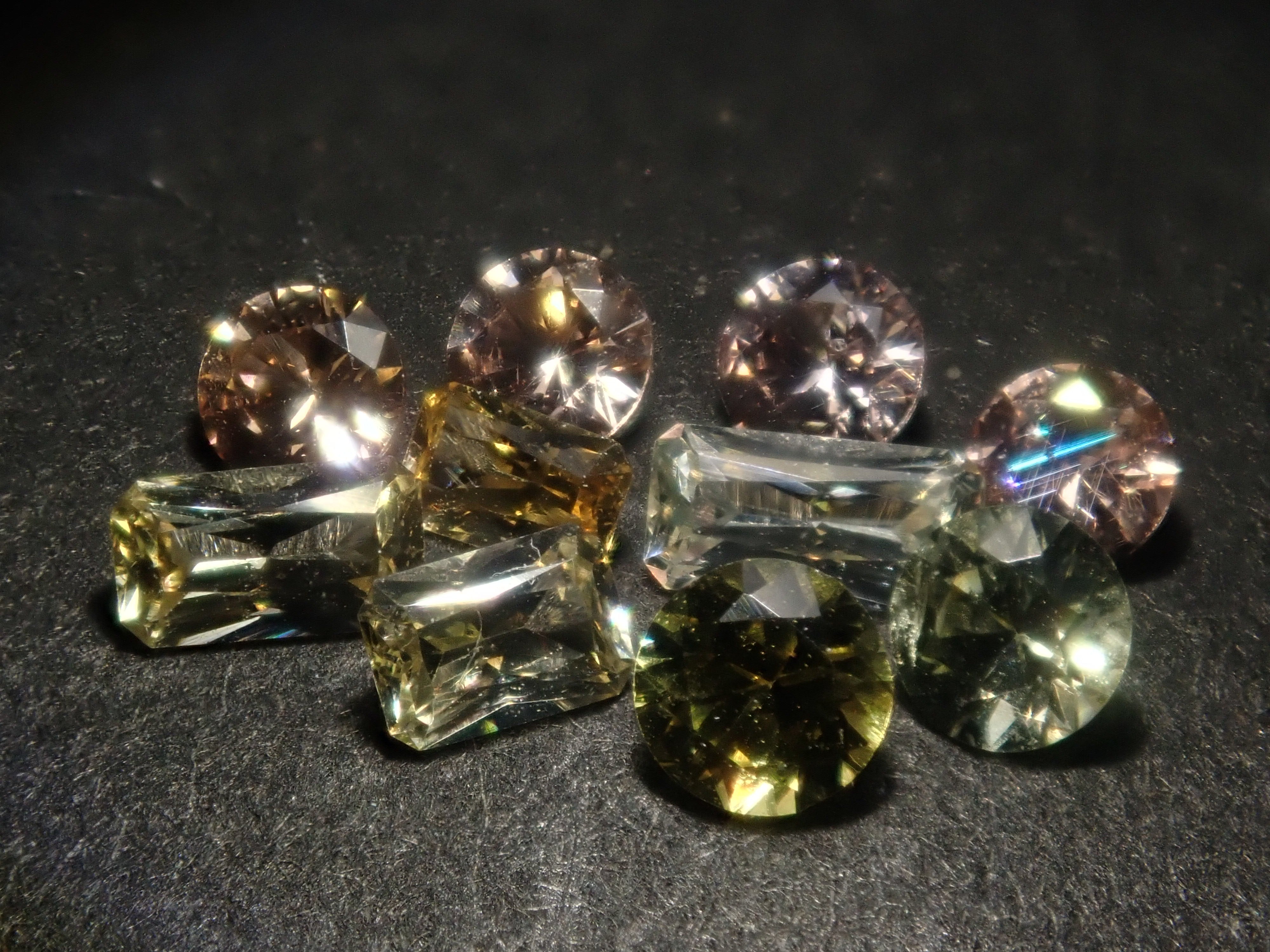 【2/28 22時販売】《限定10石》通常39,800円のピジョンブラッドルビーAIGS鑑別書含む赤色宝石ガチャ《複数購入割引有》