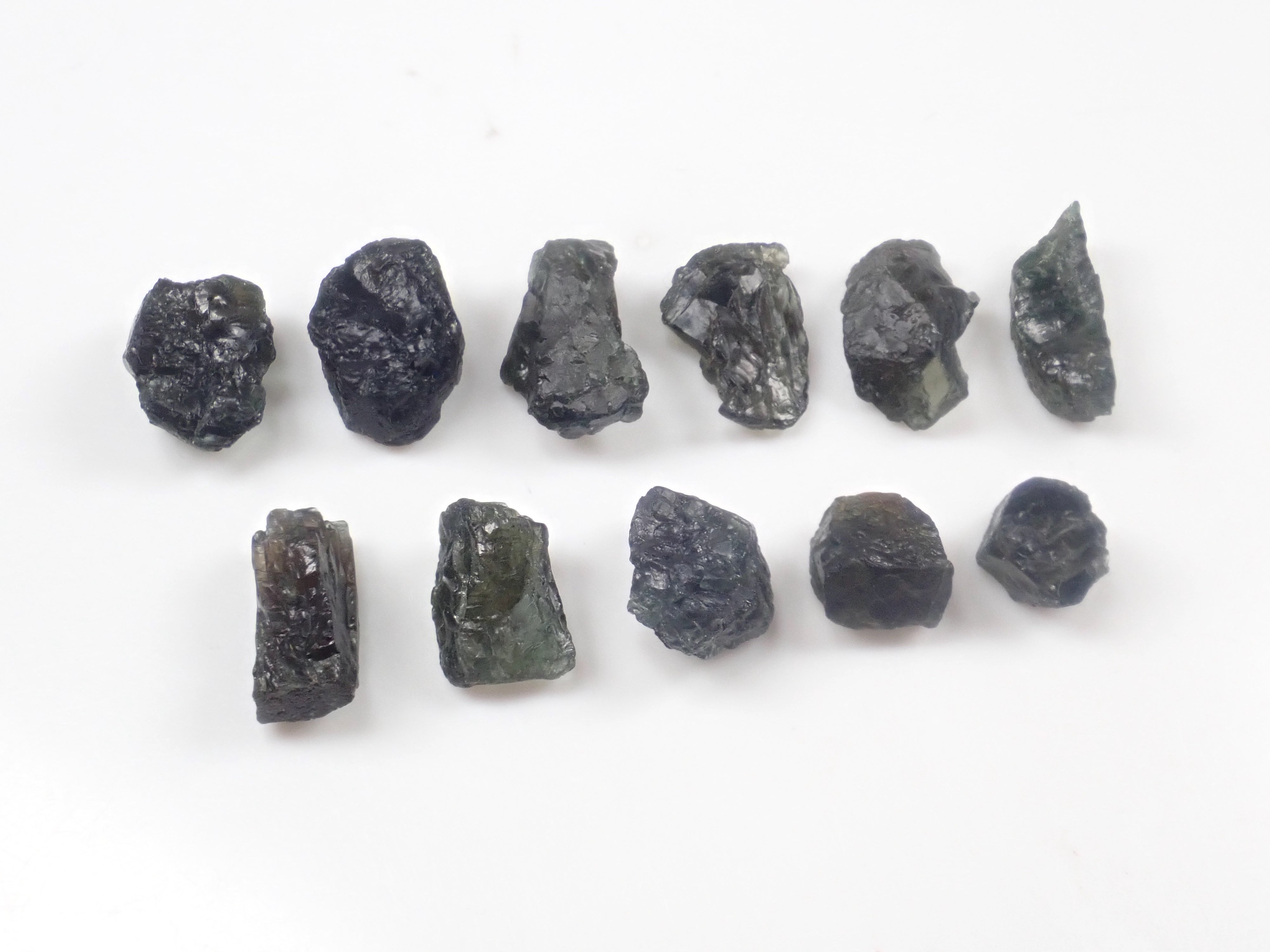 《限定11石》マダガスカル産コーネルピン1石原石(平均8.5ct)《複数購入割引有》