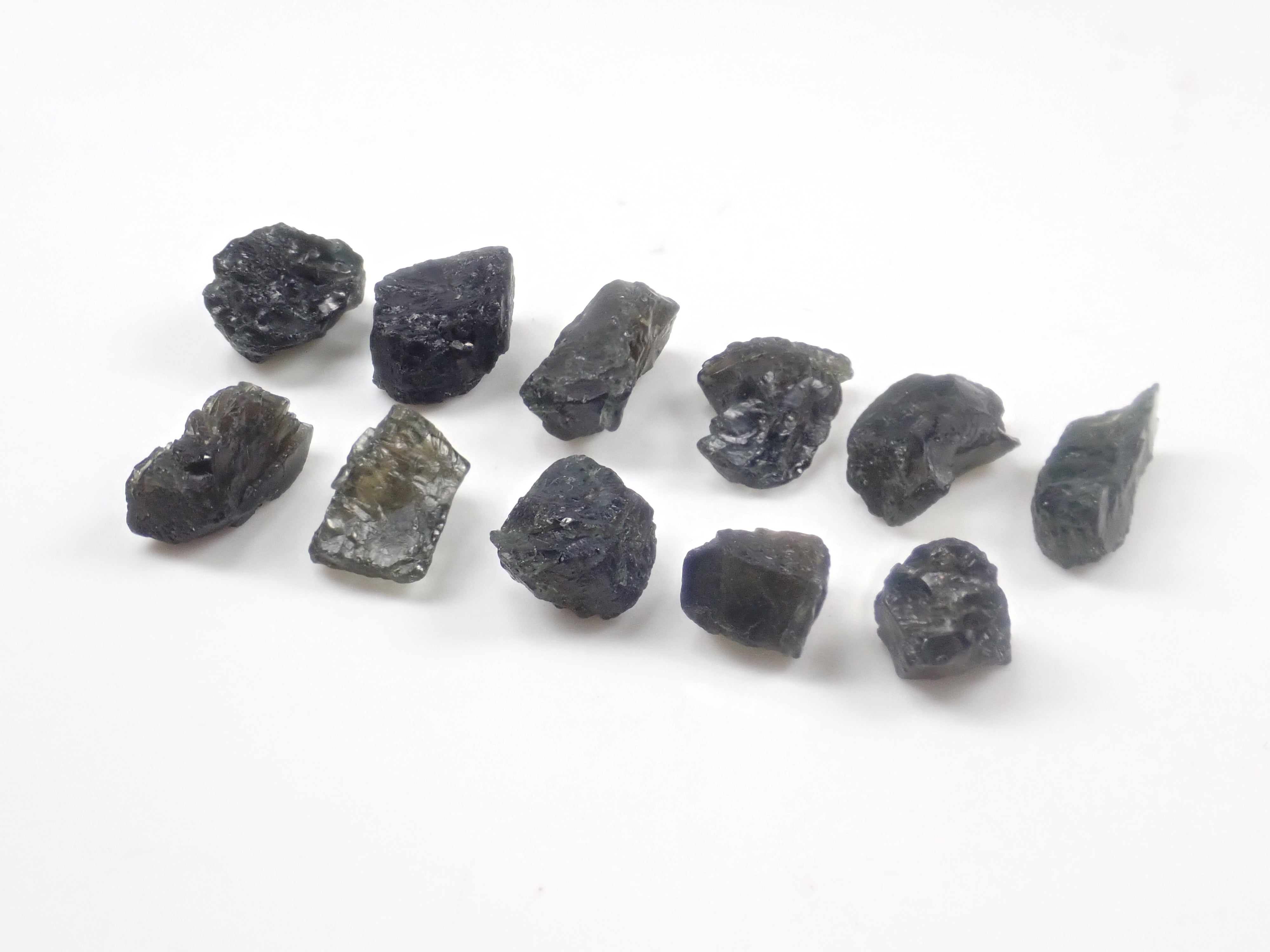 《限定11石》マダガスカル産コーネルピン1石原石(平均8.5ct)《複数購入割引有》
