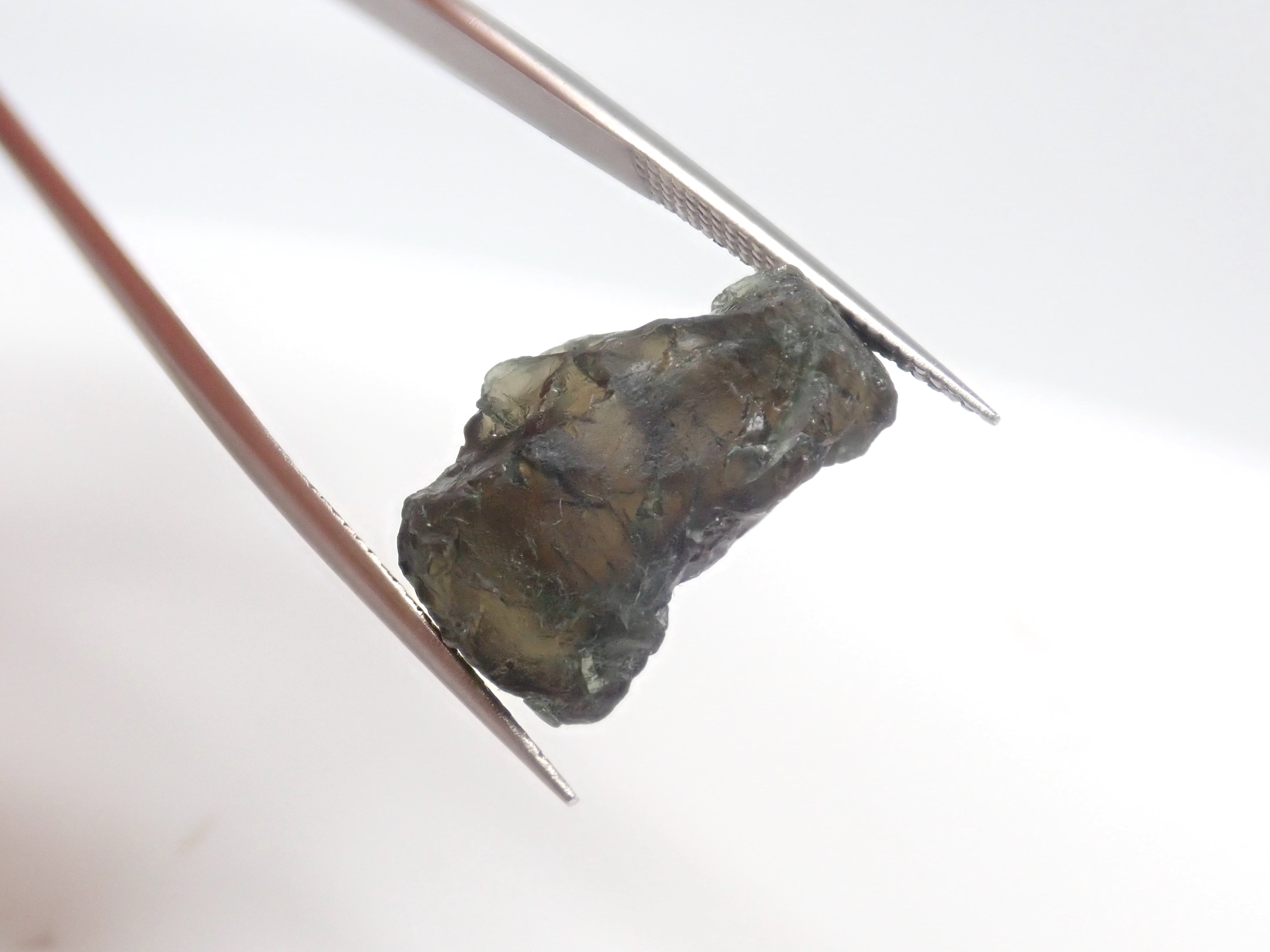 《限定11石》マダガスカル産コーネルピン1石原石(平均8.5ct)《複数購入割引有》