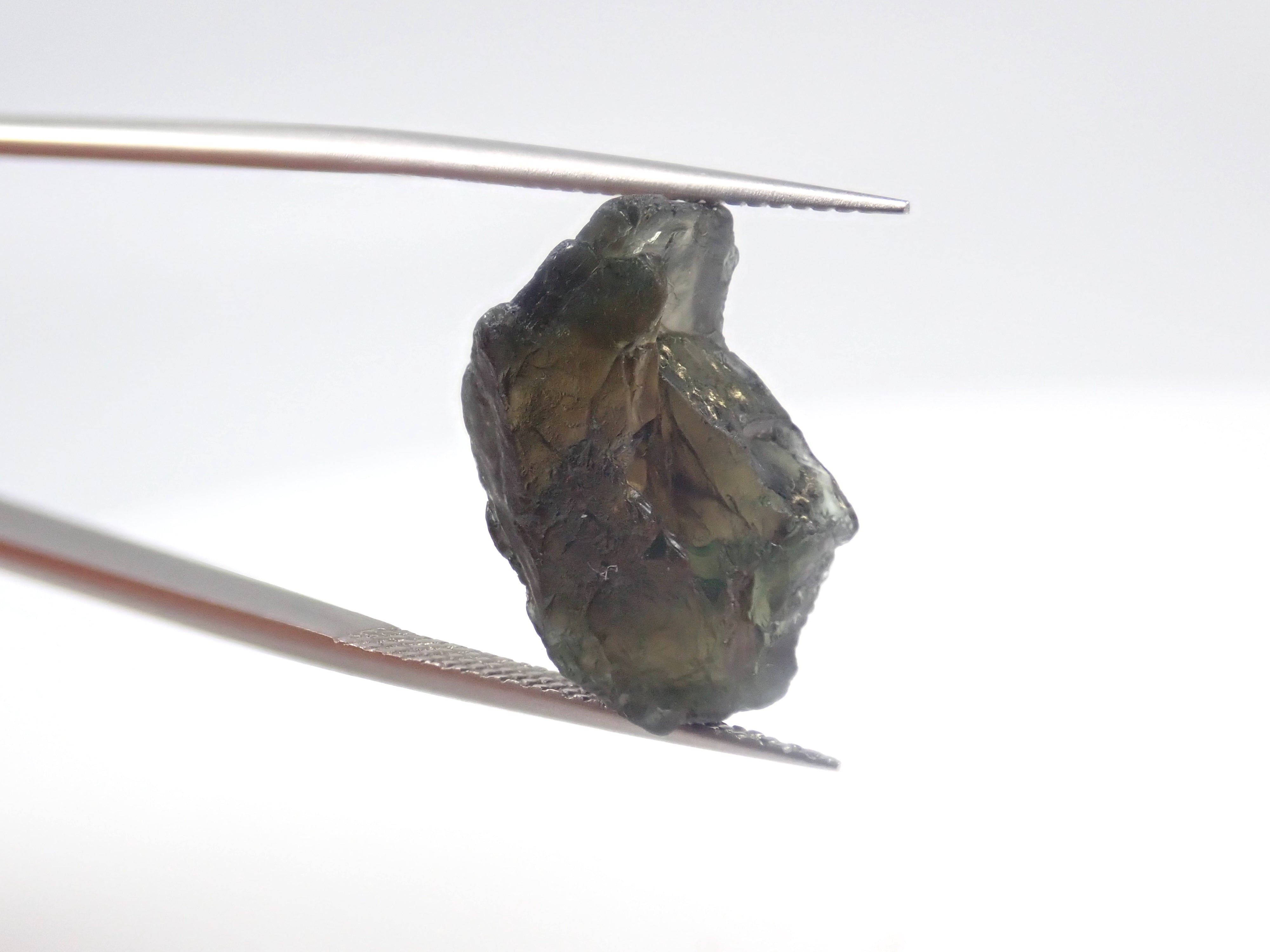 《限定11石》マダガスカル産コーネルピン1石原石(平均8.5ct)《複数購入割引有》