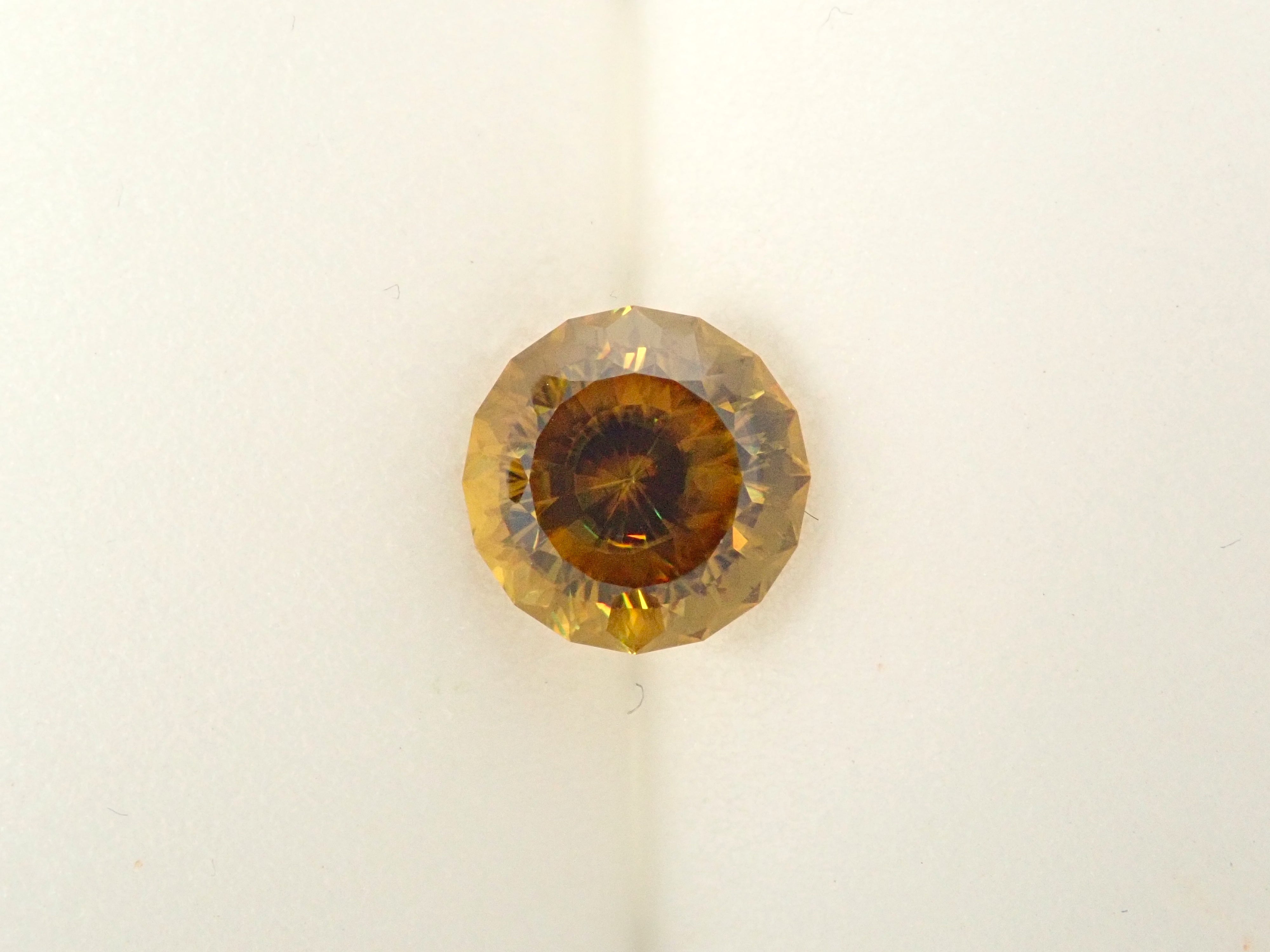 【1/23 22時販売】ジンバブエ産スフェーン 7.0mm/1.661ctルース