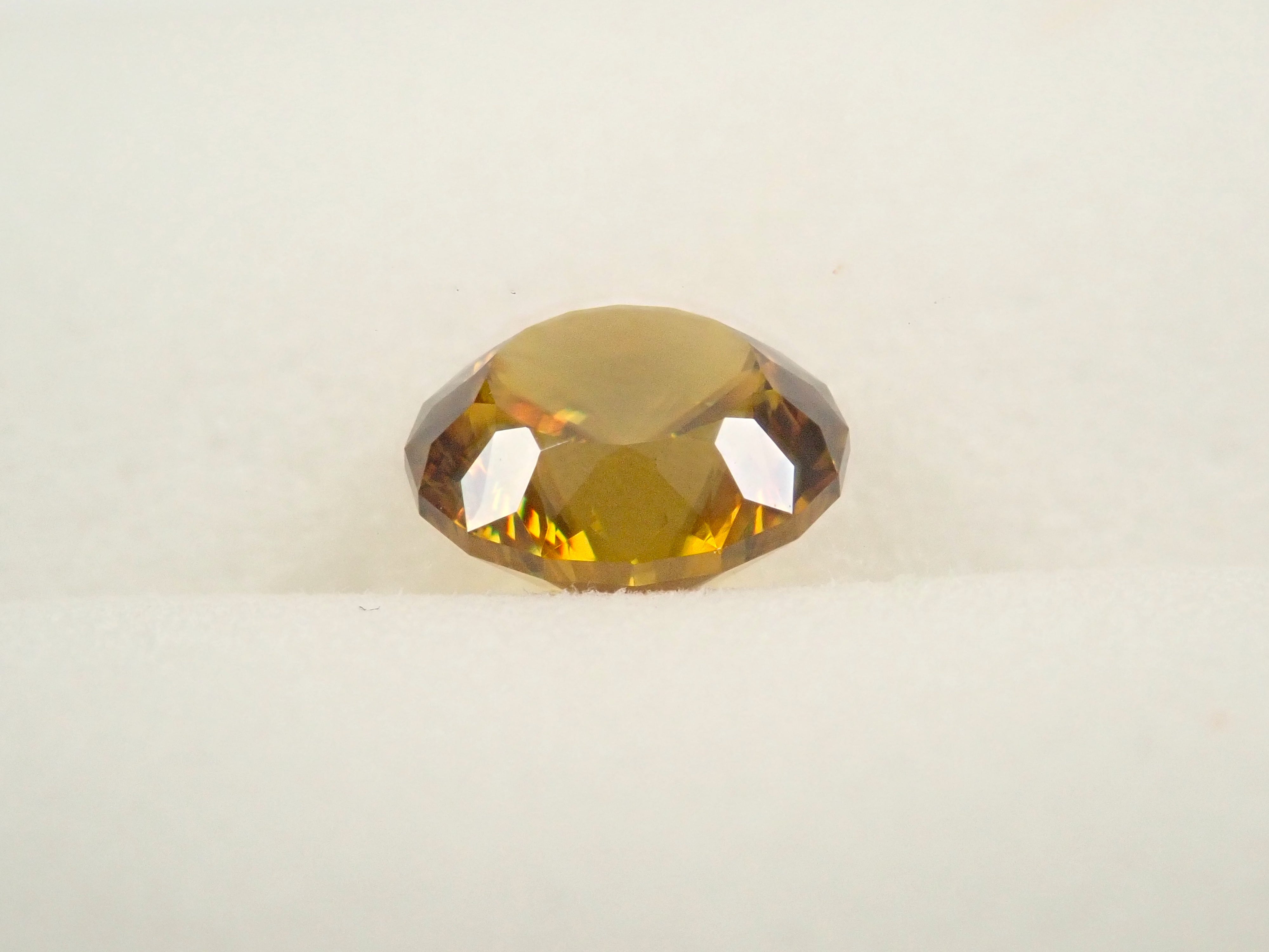 【1/23 22時販売】ジンバブエ産スフェーン 7.0mm/1.661ctルース