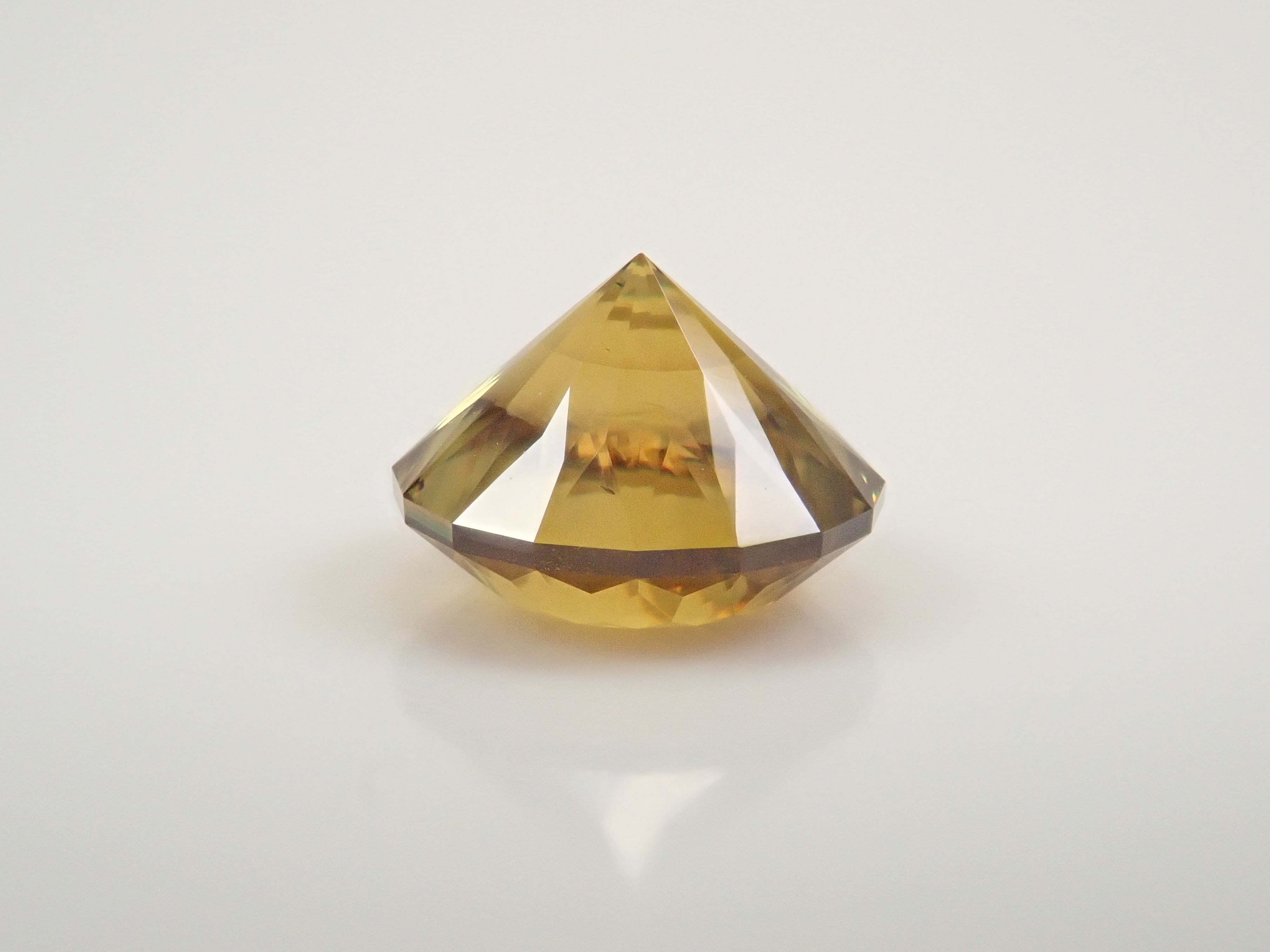 【1/23 22時販売】ジンバブエ産スフェーン 7.0mm/1.661ctルース