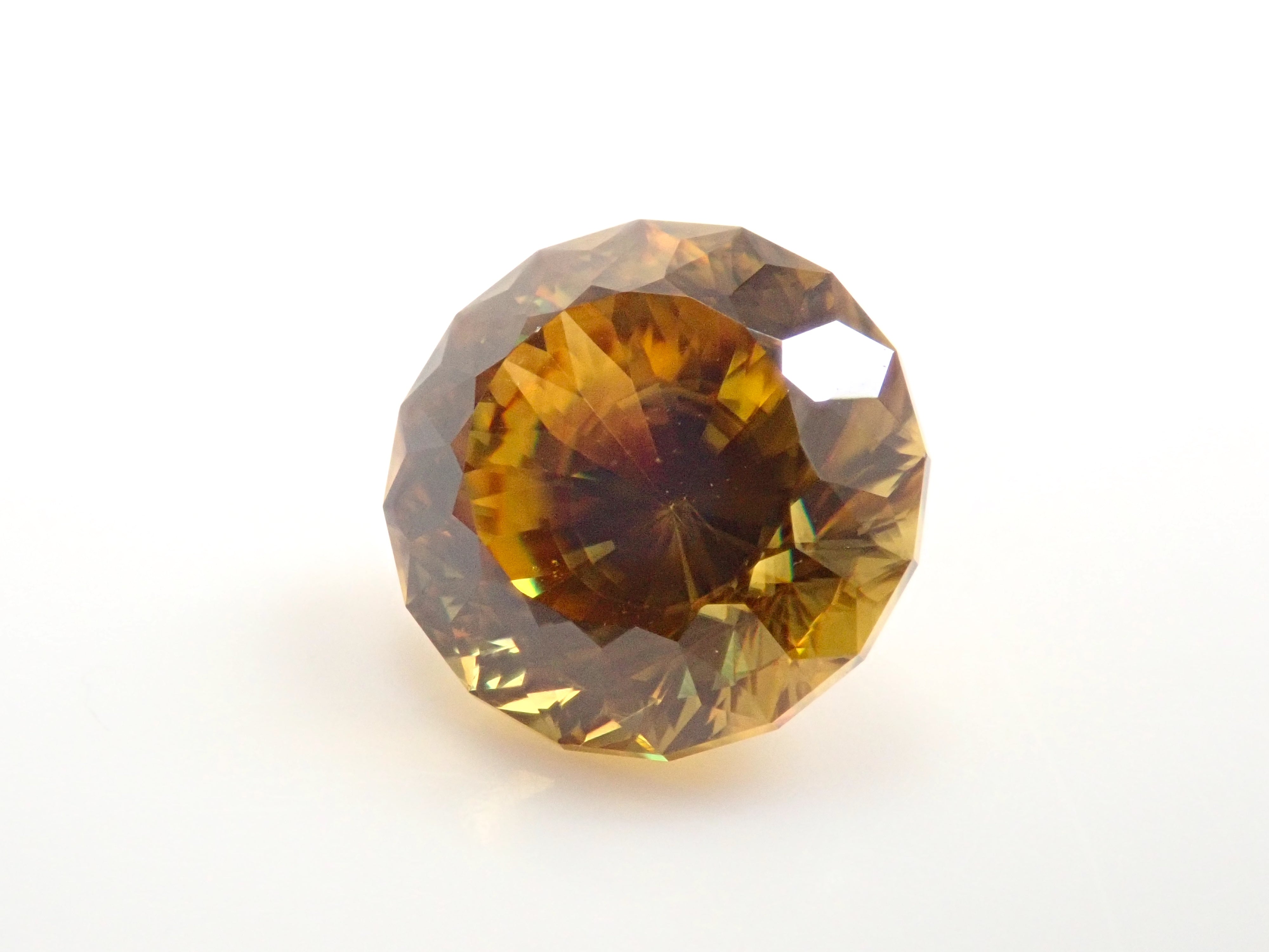 【1/23 22時販売】ジンバブエ産スフェーン 7.0mm/1.661ctルース