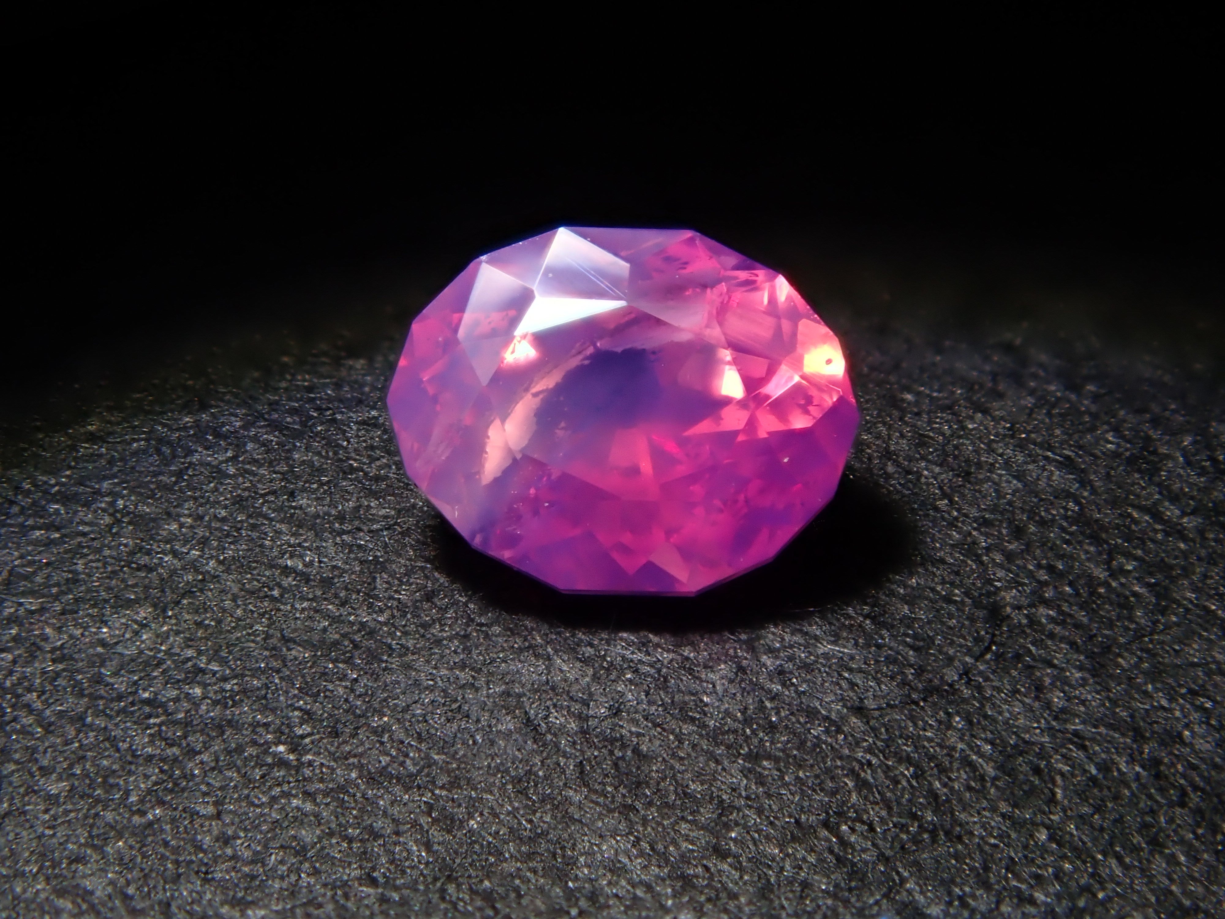 【1/23 22時販売】ベトナム産非加熱シルキーピンクサファイア 0.168ctルース