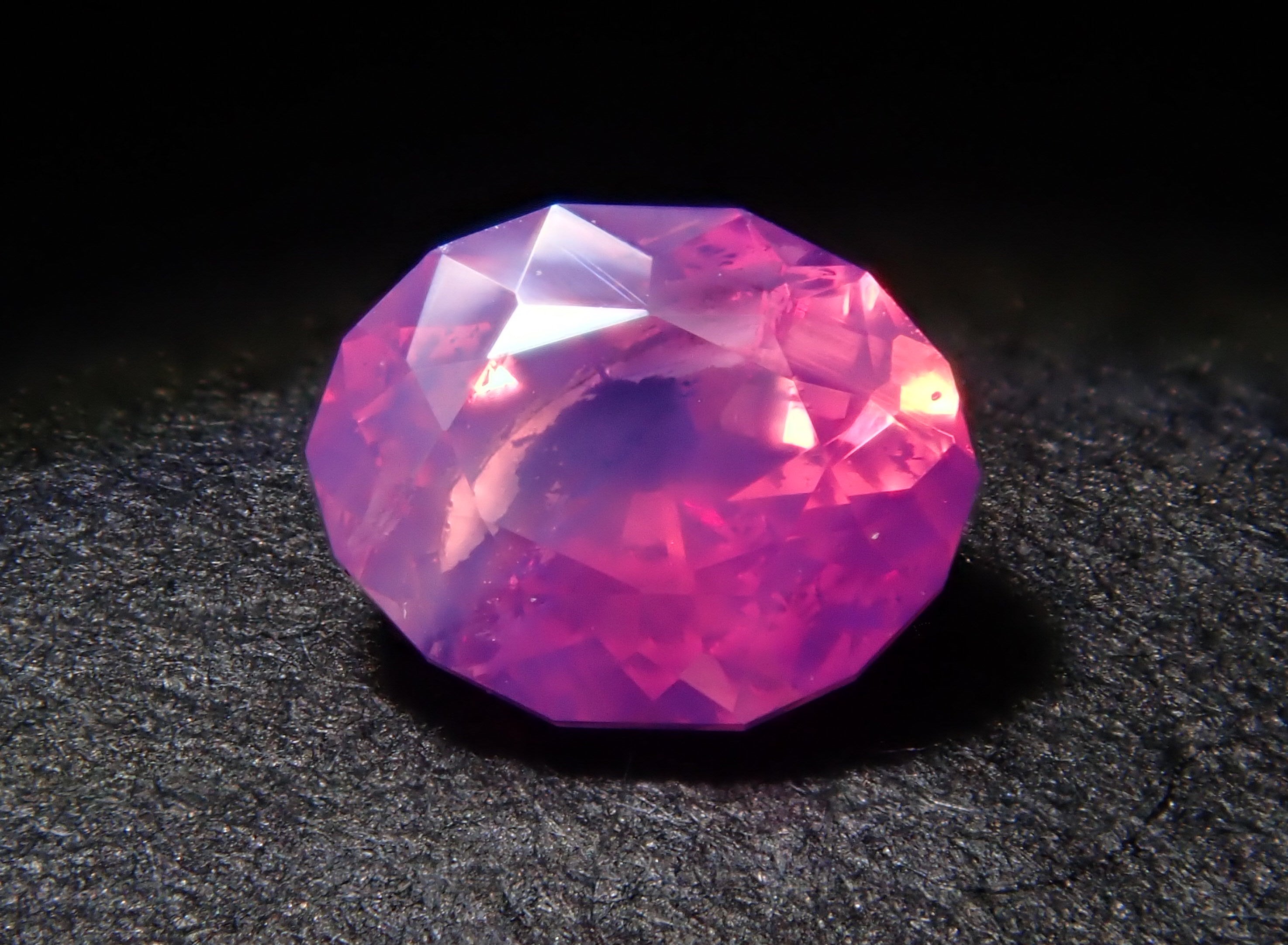 【1/23 22時販売】ベトナム産非加熱シルキーピンクサファイア 0.168ctルース