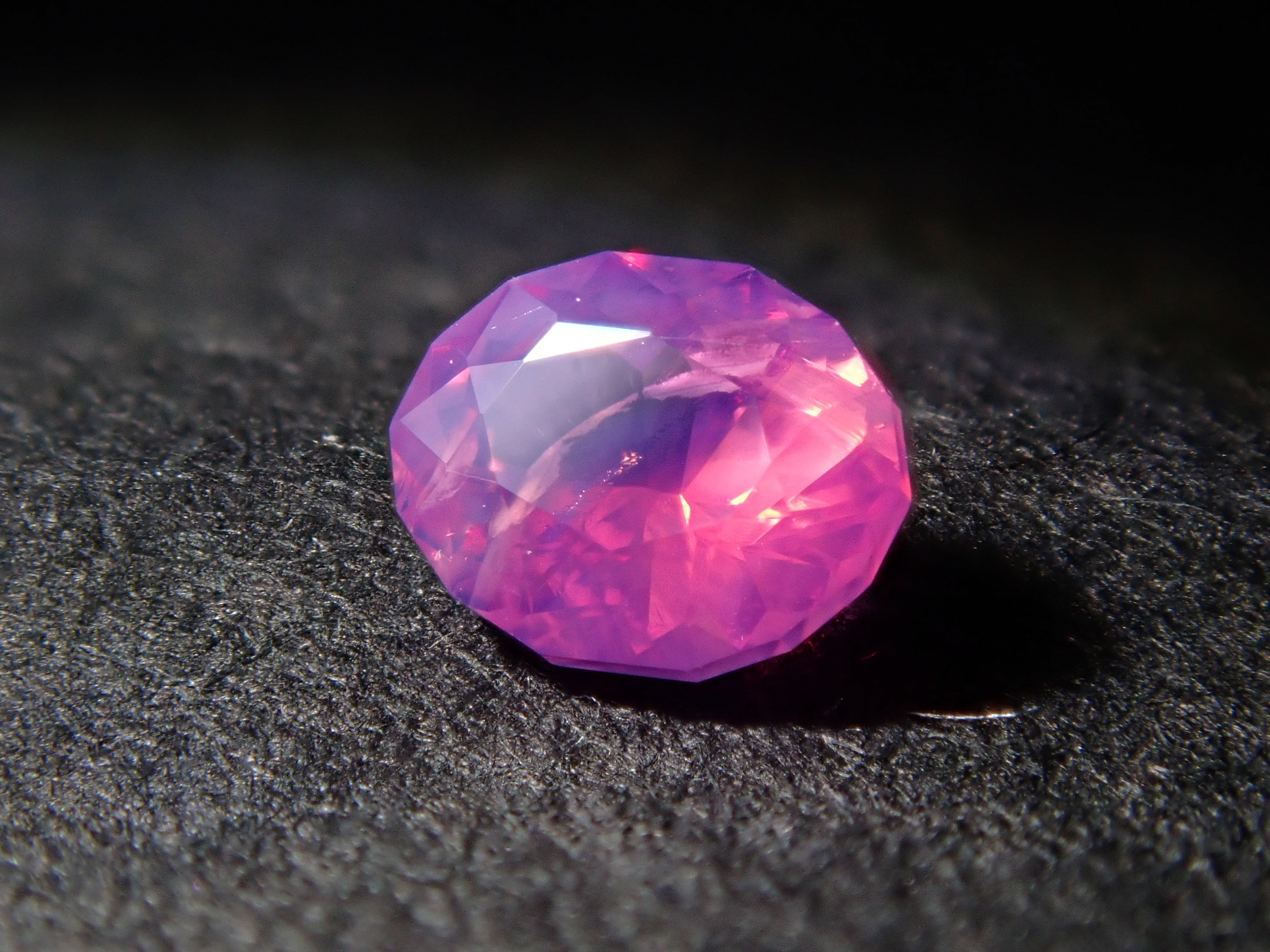 【1/23 22時販売】ベトナム産非加熱シルキーピンクサファイア 0.168ctルース