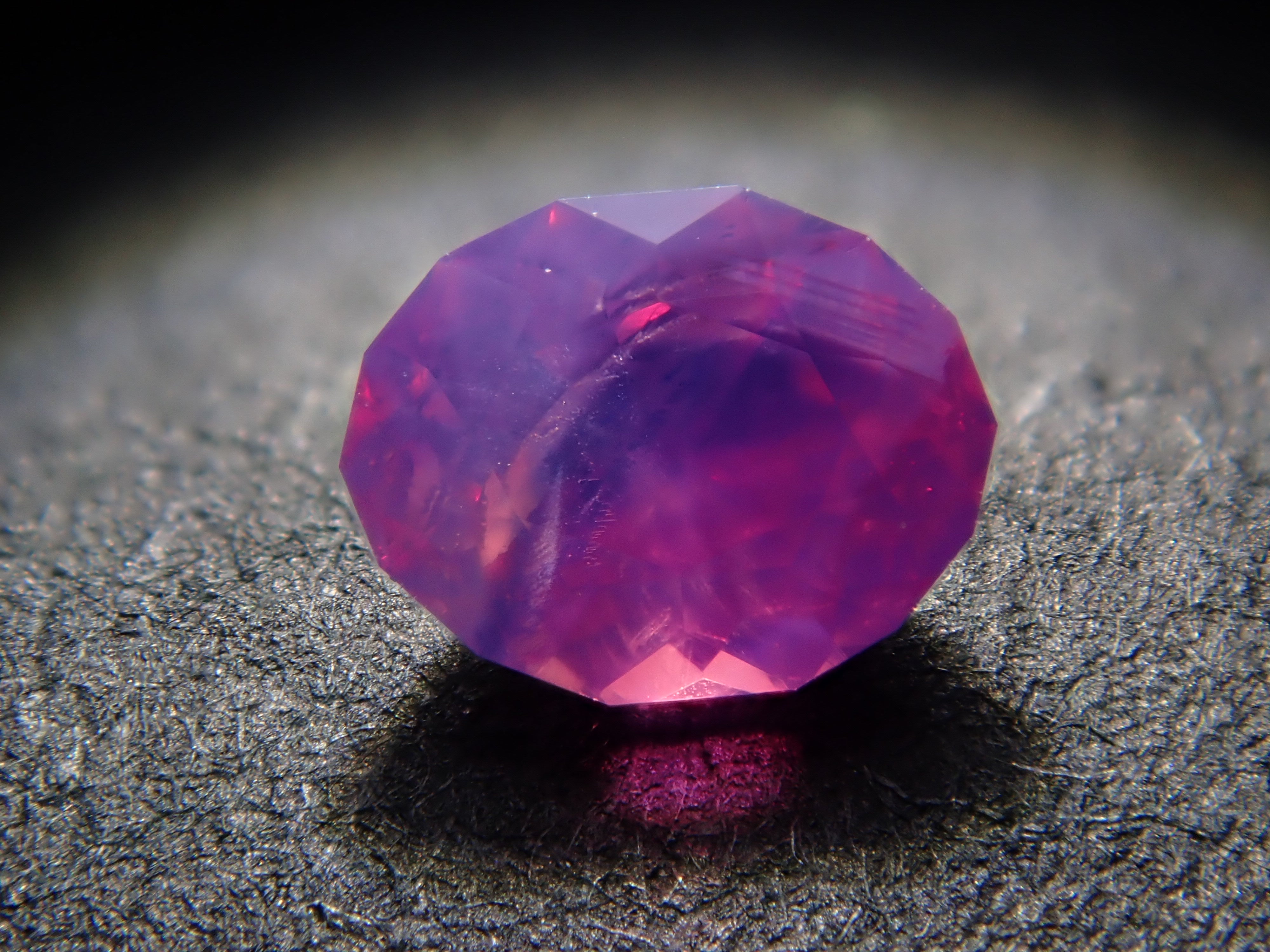 【1/23 22時販売】ベトナム産非加熱シルキーピンクサファイア 0.168ctルース