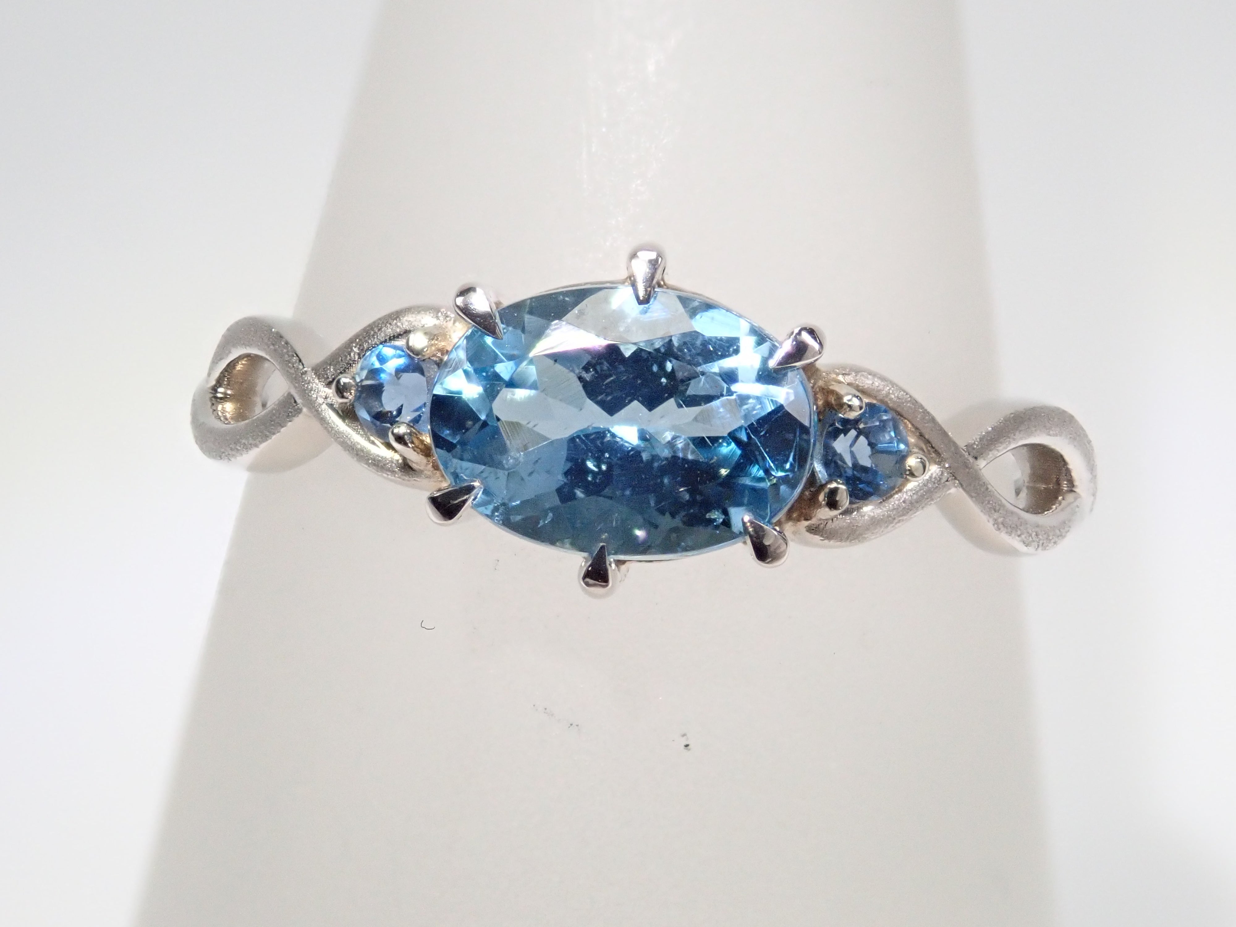 Pt950 サンタマリアアクアマリン 0.743ct リング