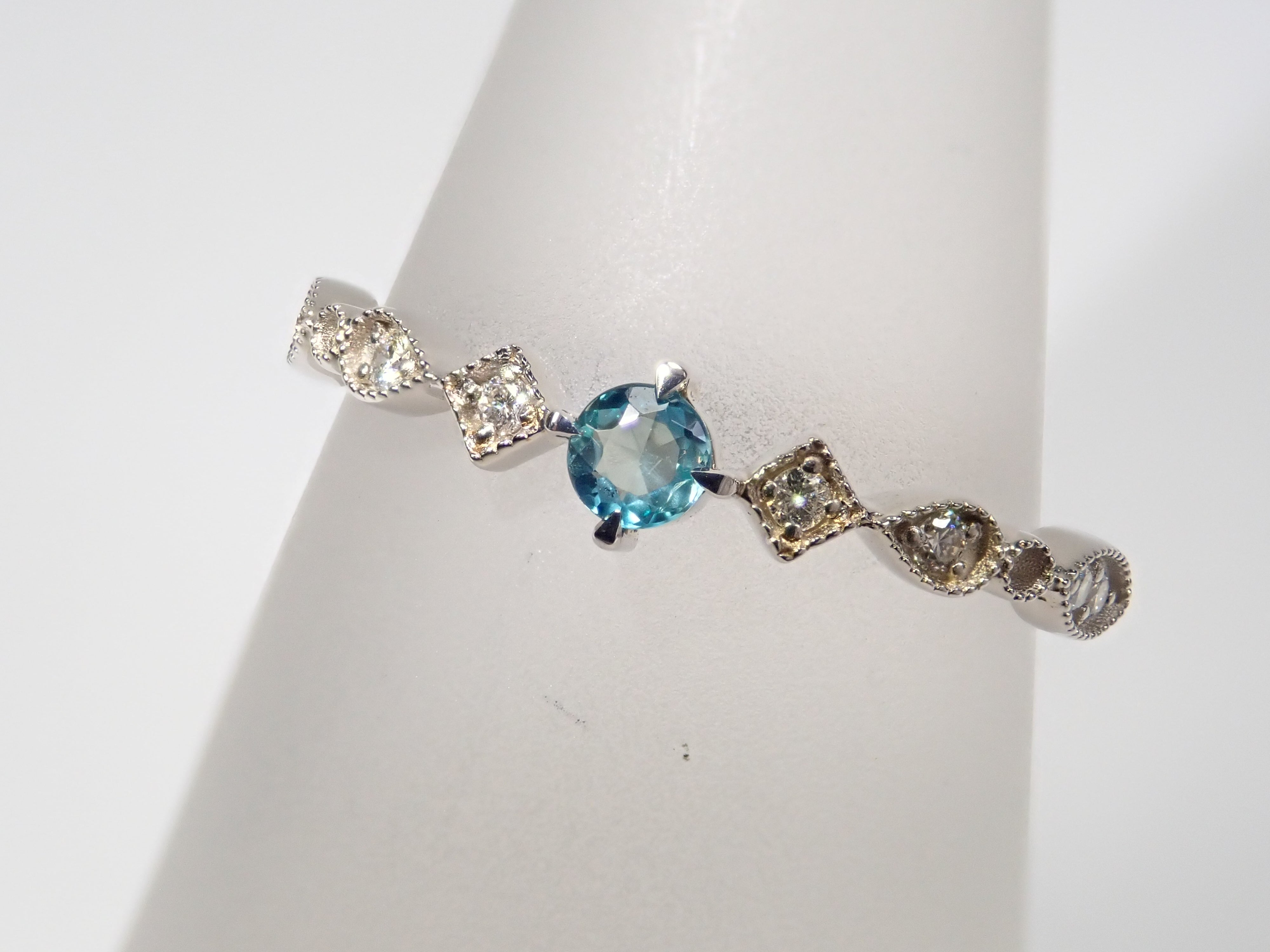 Pt950 コロンビア産ユークレース 0.07ct リング